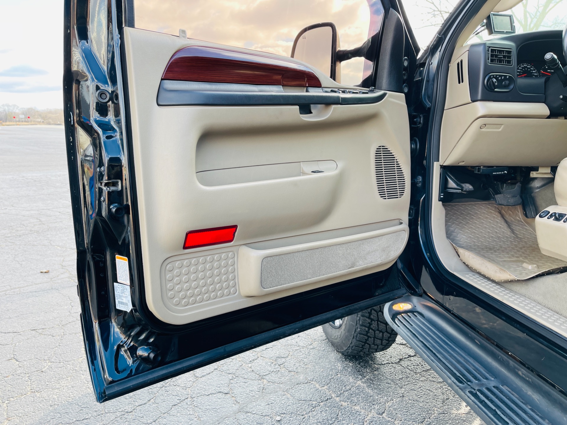 Used 2005 Ford Excursion Limited | Mundelein, IL
