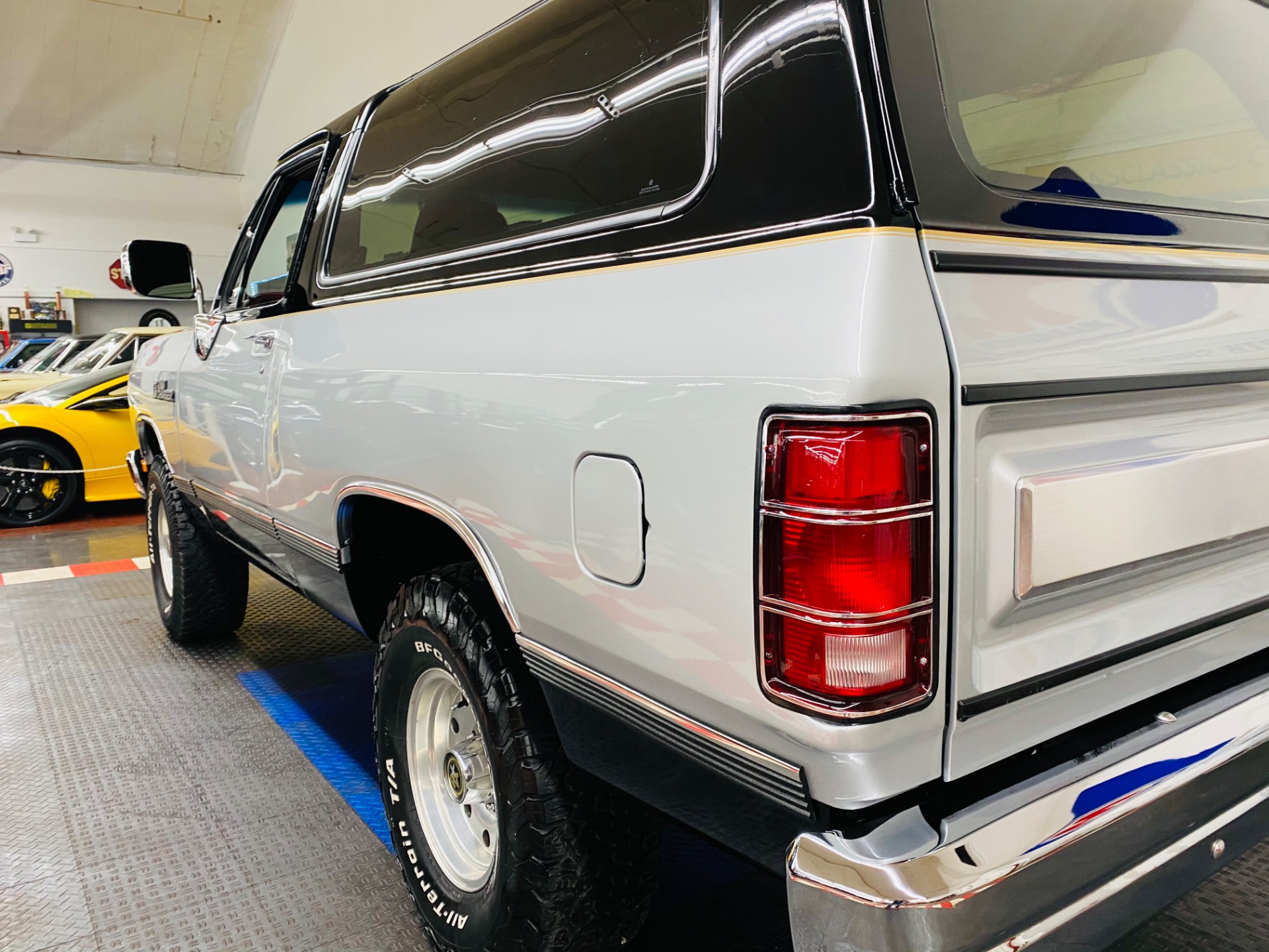 Used 1986 Dodge Ramcharger - 4X4 - NEW PAINT - SUPER CLEAN - SEE VIDEO | St. Petersburg, FL