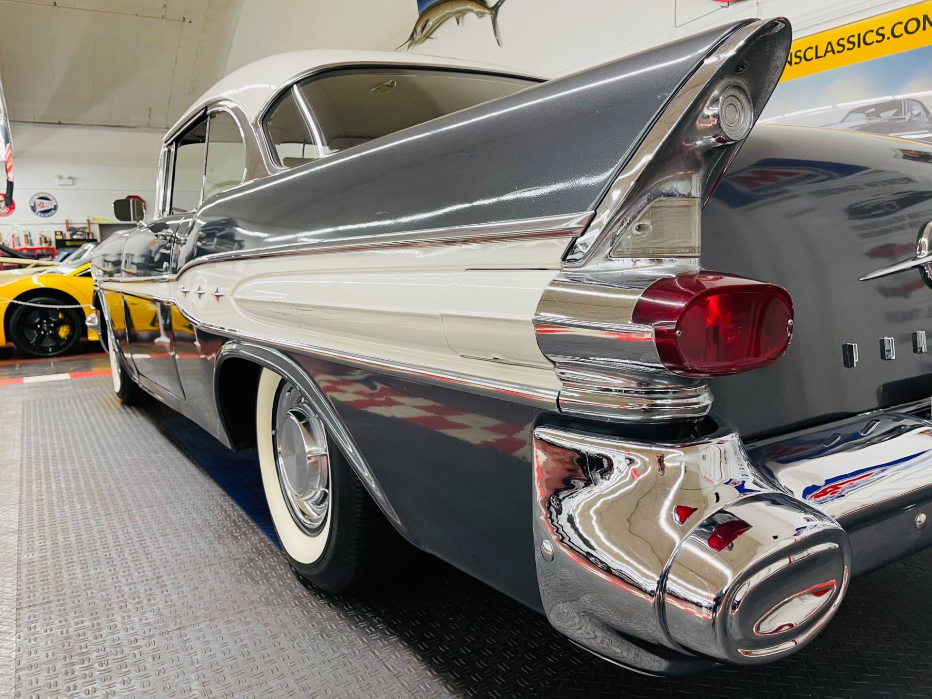 Used 1957 Pontiac Chieftain - 2 DOOR HARDTOP - GREAT DRIVER - SEE VIDEO | Mundelein, IL
