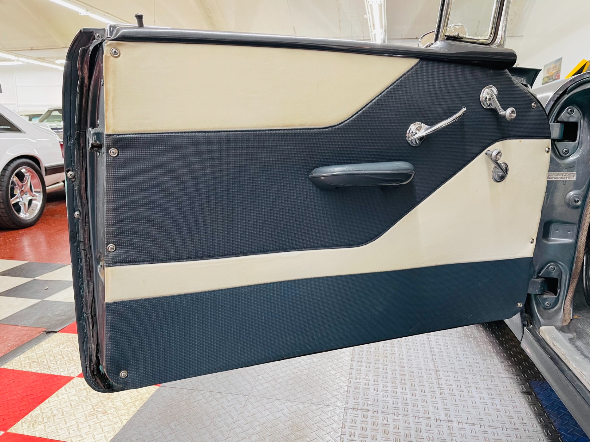 Used 1957 Pontiac Chieftain - 2 DOOR HARDTOP - GREAT DRIVER - SEE VIDEO | Mundelein, IL