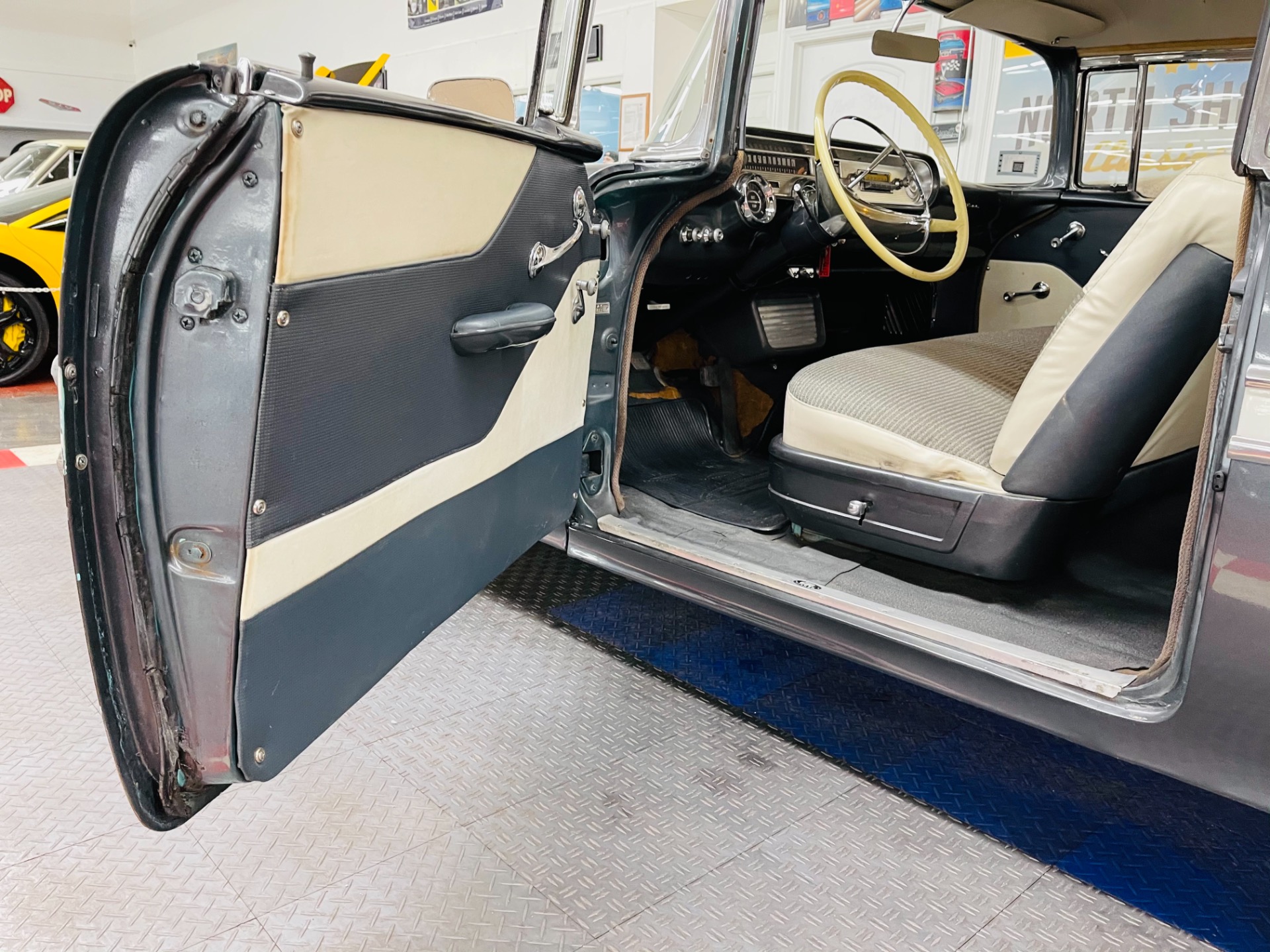 Used 1957 Pontiac Chieftain - 2 DOOR HARDTOP - GREAT DRIVER - SEE VIDEO | Mundelein, IL