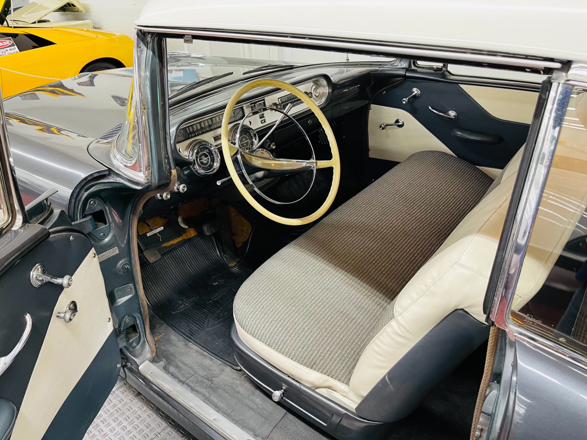 Used 1957 Pontiac Chieftain - 2 DOOR HARDTOP - GREAT DRIVER - SEE VIDEO | Mundelein, IL