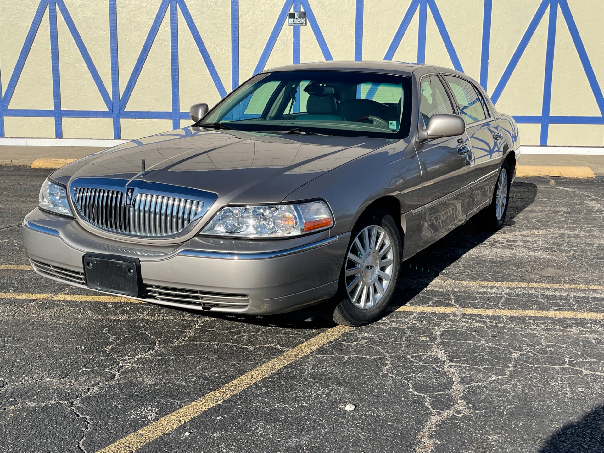 Used 2003 Lincoln Town Car Signature - SEE VIDEO | St. Petersburg, FL