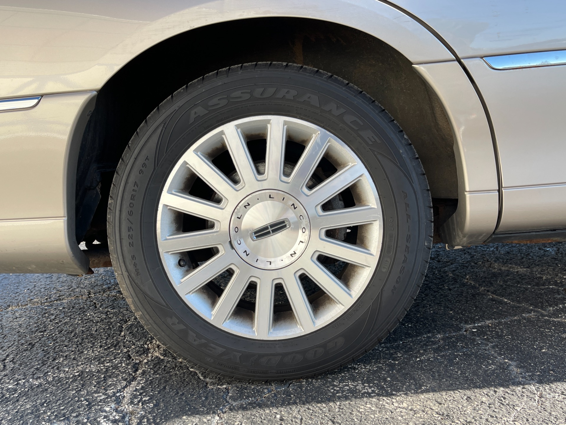 Used 2003 Lincoln Town Car Signature - SEE VIDEO | St. Petersburg, FL