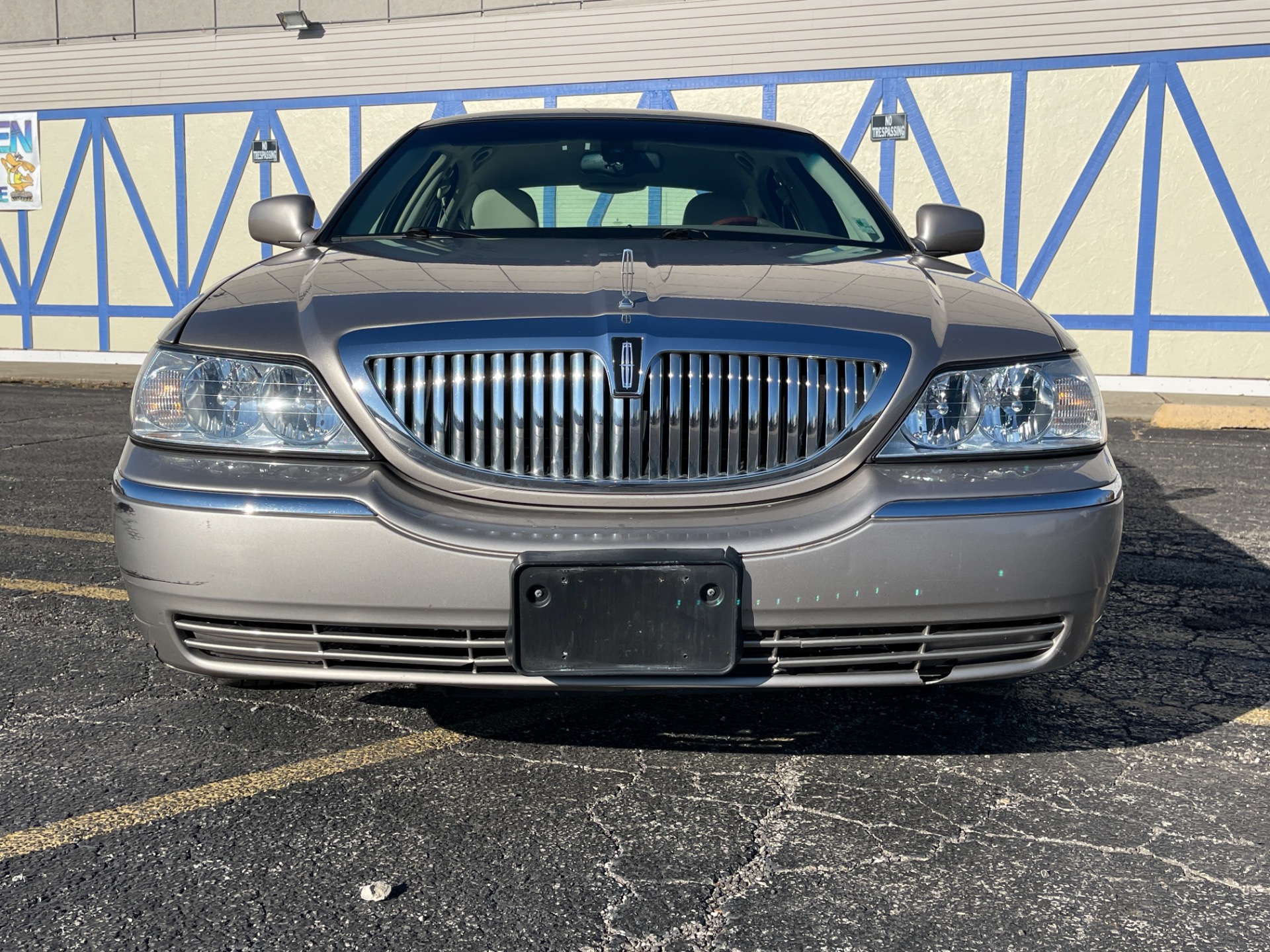 2003 Lincoln Town Car Signature - SEE VIDEO Stock # 03965CB for sale