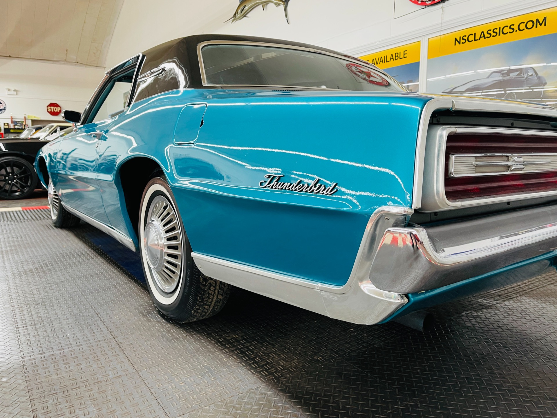 Used 1967 Ford Thunderbird -NEW PAINT - LOTS OF NEW PARTS - DRIVES GREAT - SEE VIDEO - | Mundelein, IL