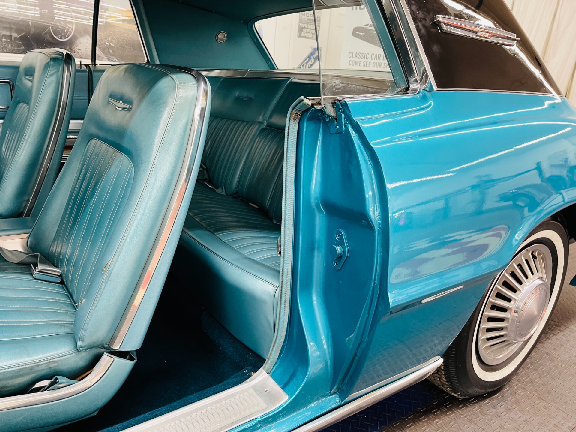 Used 1967 Ford Thunderbird -NEW PAINT - LOTS OF NEW PARTS - DRIVES GREAT - SEE VIDEO - | Mundelein, IL
