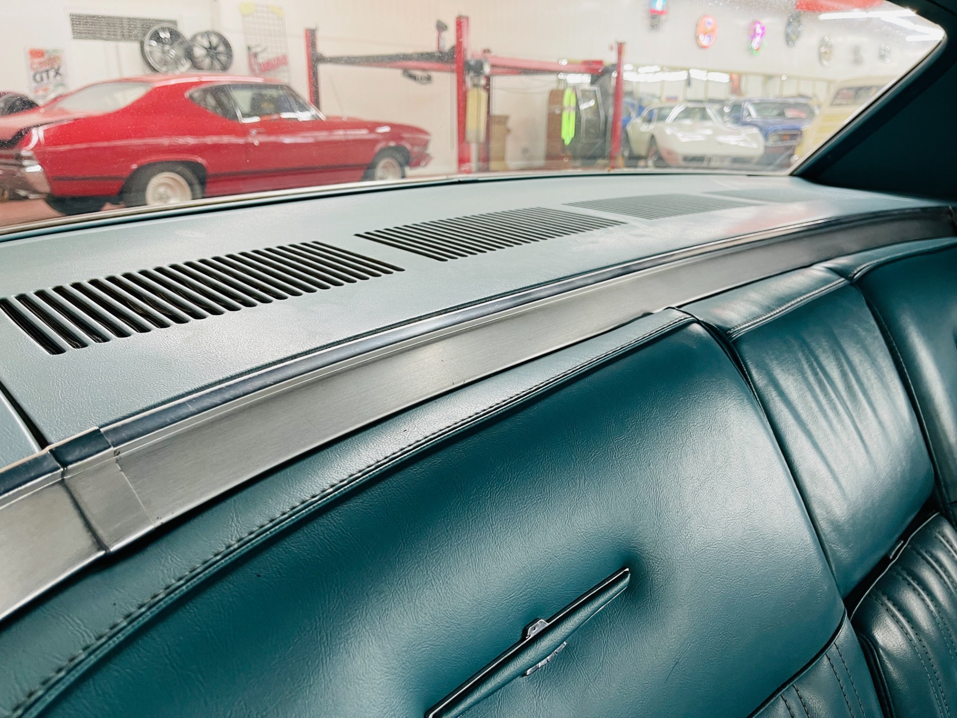 Used 1967 Ford Thunderbird -NEW PAINT - LOTS OF NEW PARTS - DRIVES GREAT - SEE VIDEO - | Mundelein, IL