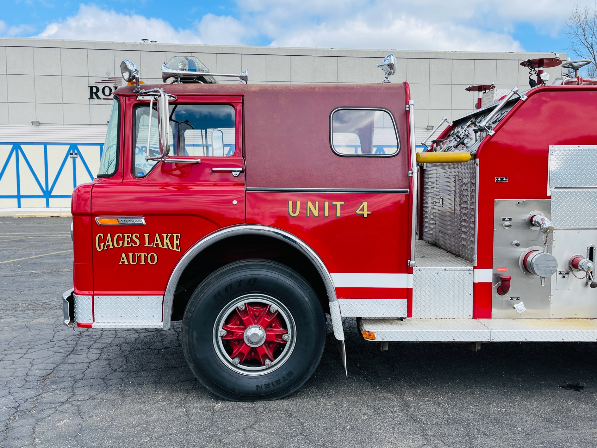 Used 1982 Ford 8000 - FIRE ENGINE - VERY GOOD ORIGINAL CONDITION - SEE VIDEO - | St. Petersburg, FL