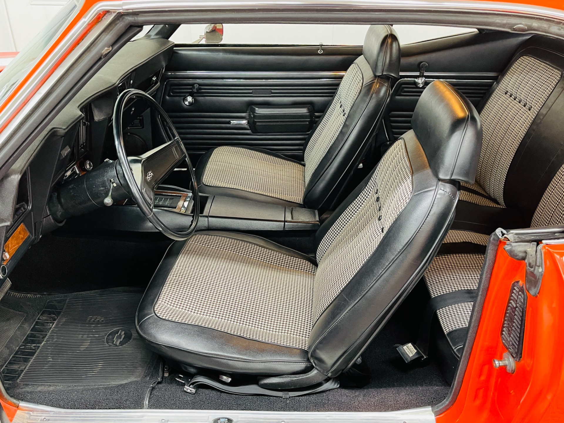 Used 1969 Chevrolet Camaro - SS 350 - HUGGER ORANGE - HOUNDSTOOTH INTERIOR - SEE VIDEO - | Mundelein, IL