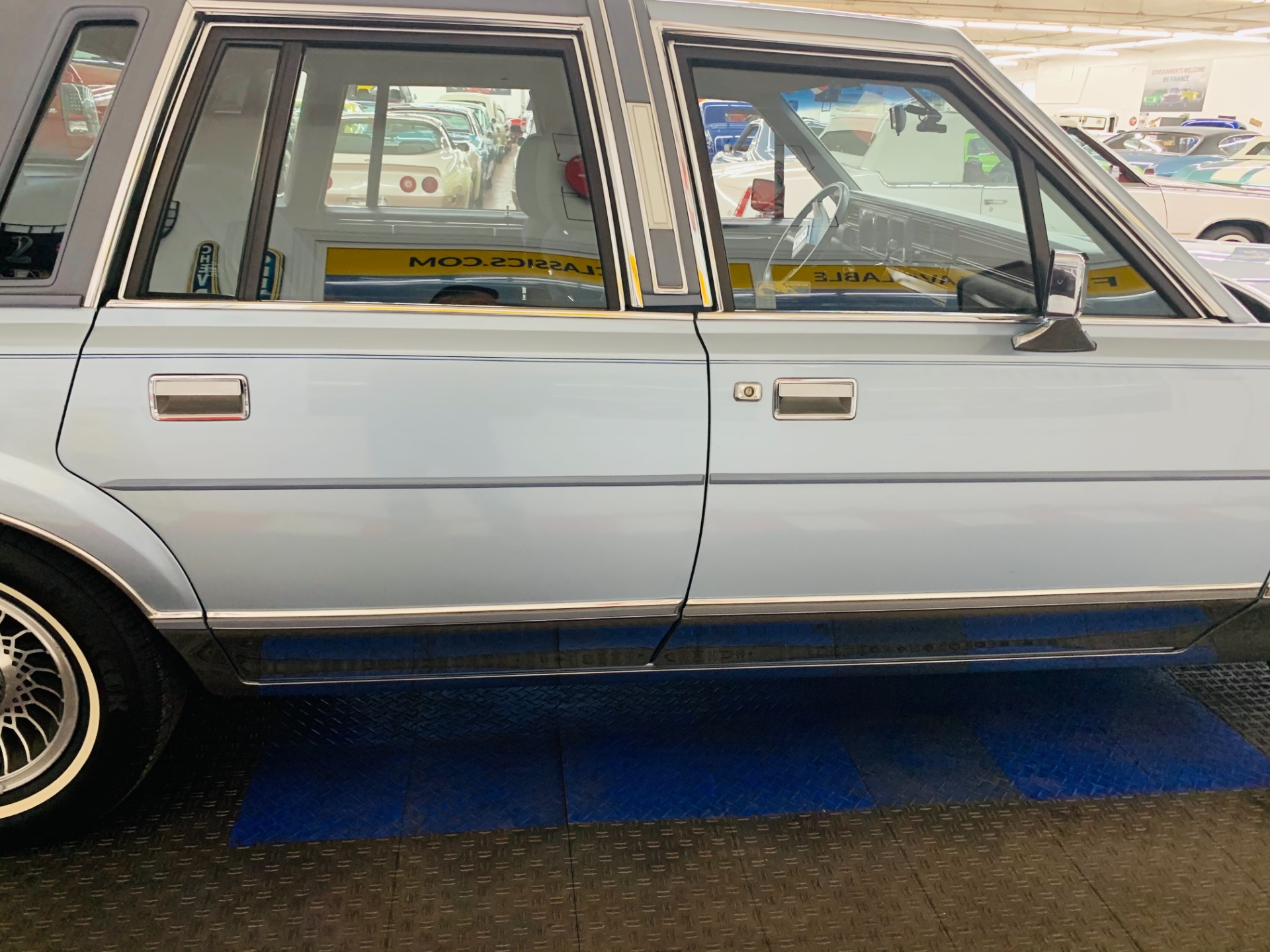 Used 1988 Lincoln Town Car -SUPER LOW MILES - LIKE NEW CONDITION - | Mundelein, IL
