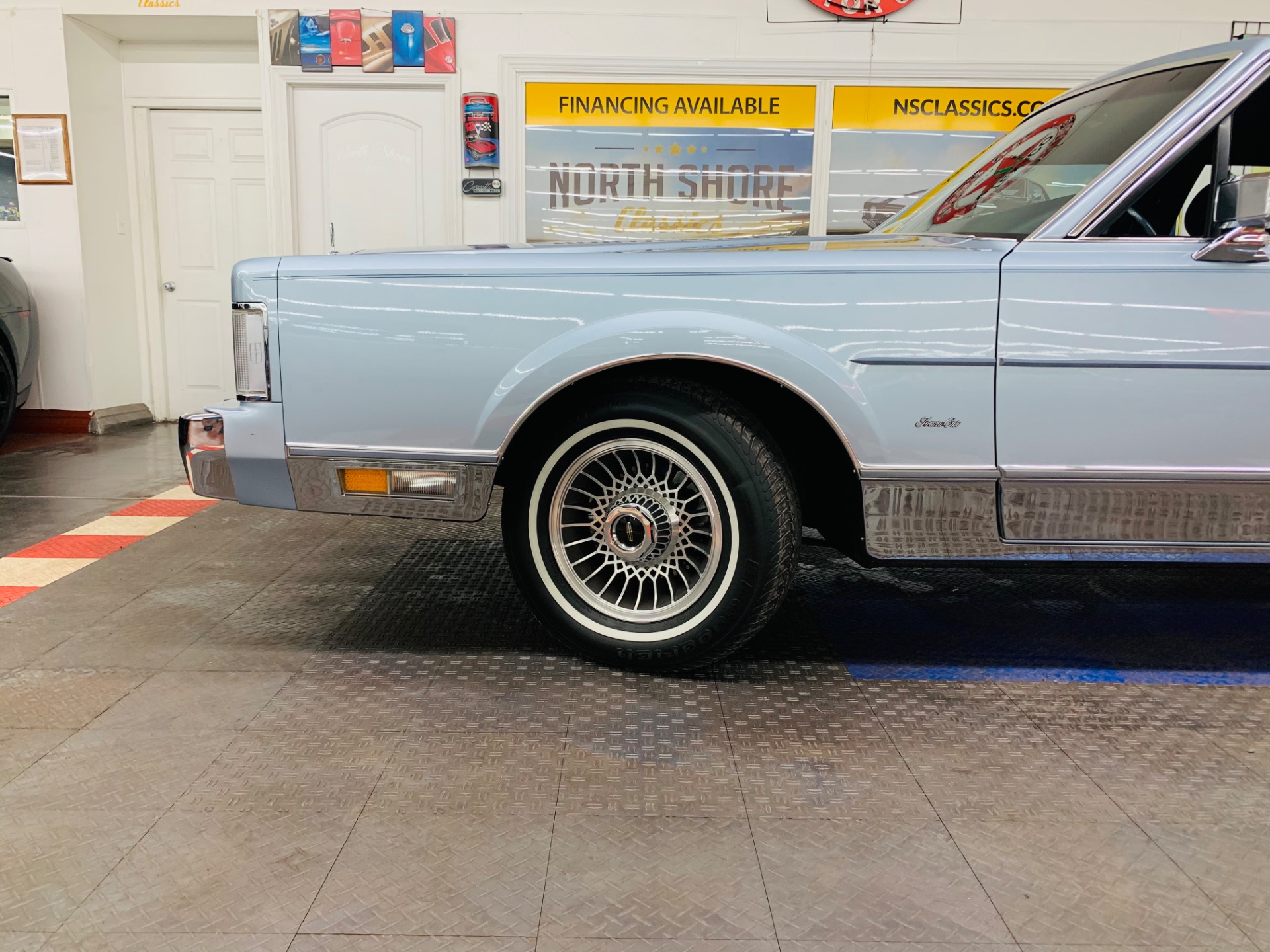 Used 1988 Lincoln Town Car -SUPER LOW MILES - LIKE NEW CONDITION - | Mundelein, IL