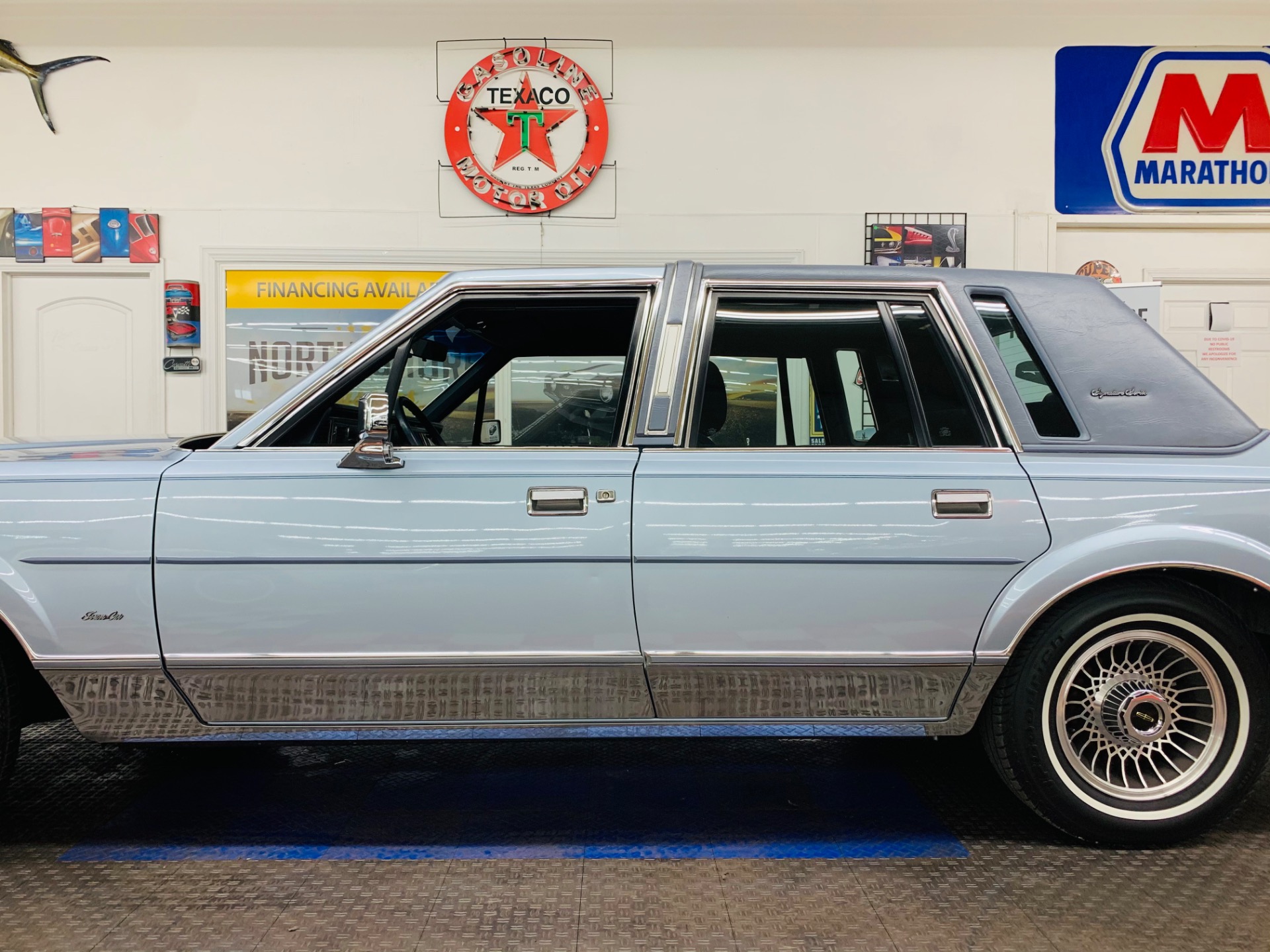 Used 1988 Lincoln Town Car -SUPER LOW MILES - LIKE NEW CONDITION - | Mundelein, IL