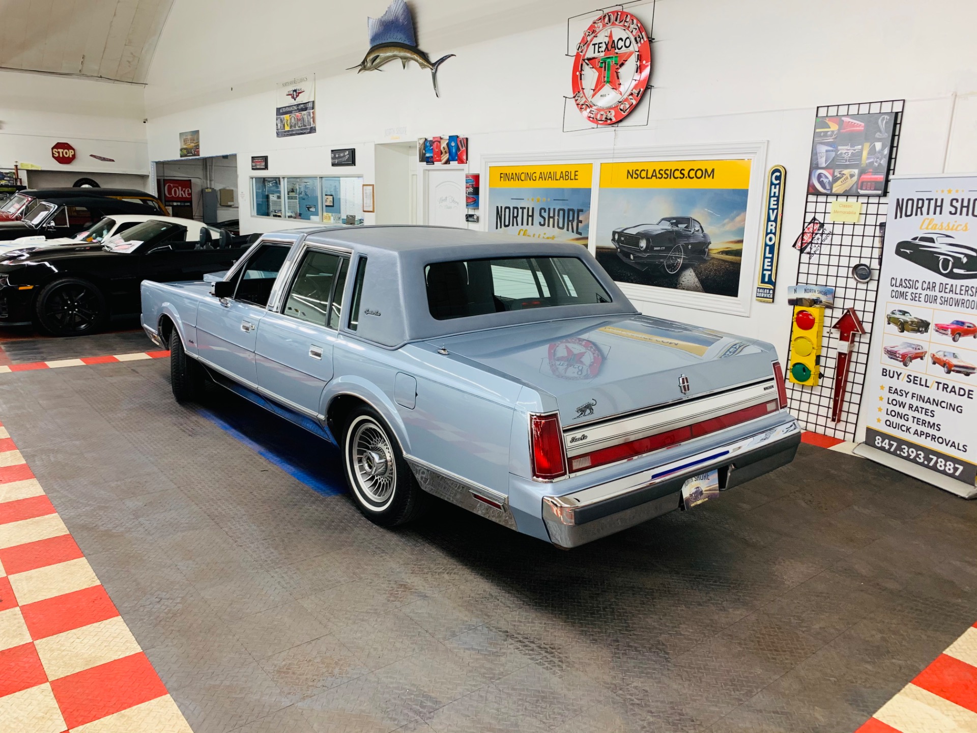 Used 1988 Lincoln Town Car -SUPER LOW MILES - LIKE NEW CONDITION - | Mundelein, IL