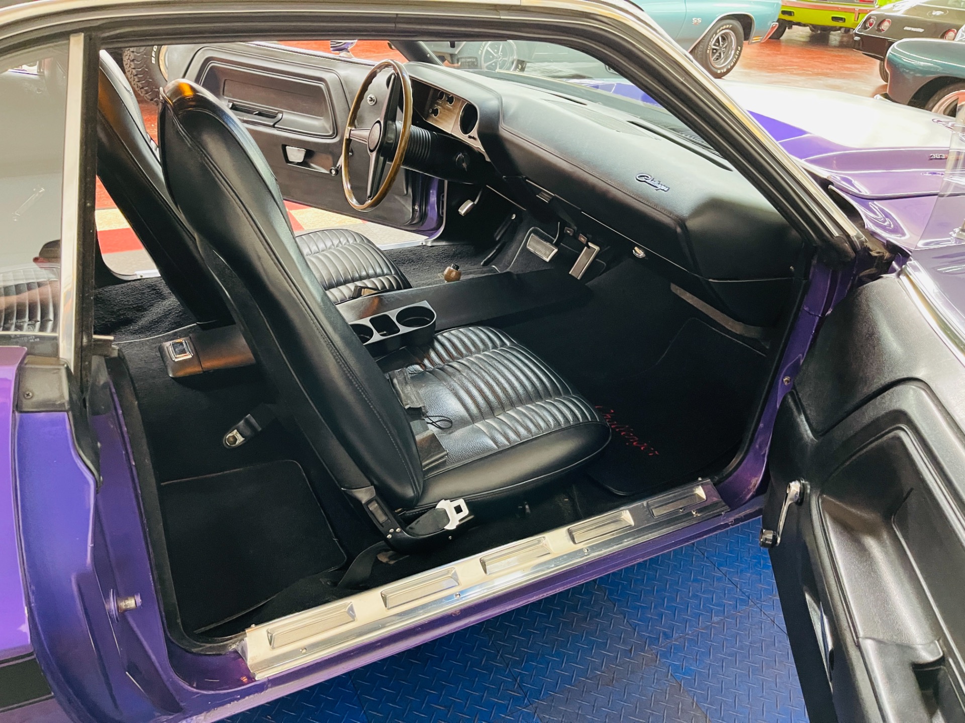 Used 1970 Dodge Challenger - R/T - 383 MAGNUM - FC7 PLUM CRAZY - SEE VIDEO - | Mundelein, IL