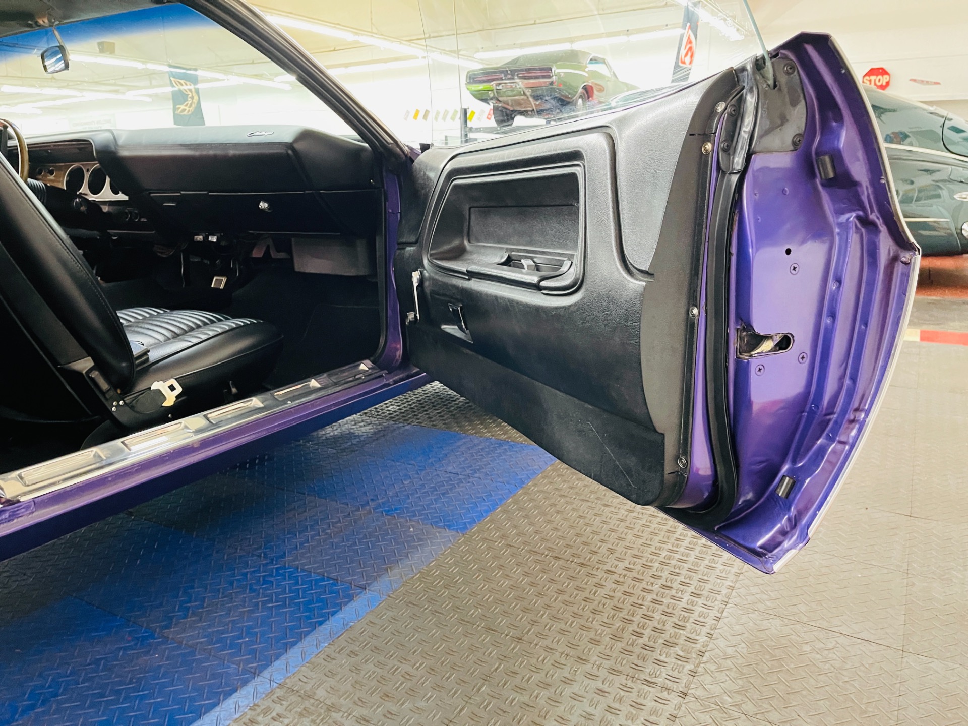 Used 1970 Dodge Challenger - R/T - 383 MAGNUM - FC7 PLUM CRAZY - SEE VIDEO - | Mundelein, IL