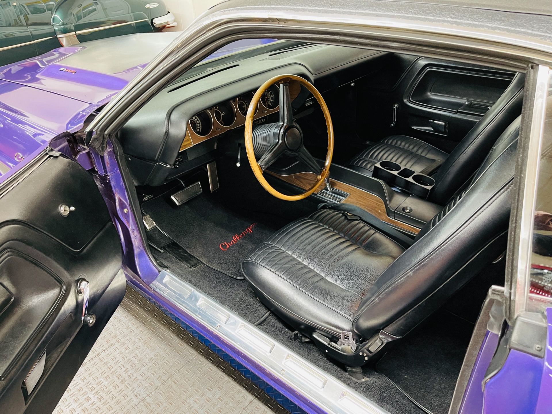 Used 1970 Dodge Challenger - R/T - 383 MAGNUM - FC7 PLUM CRAZY - SEE VIDEO - | Mundelein, IL