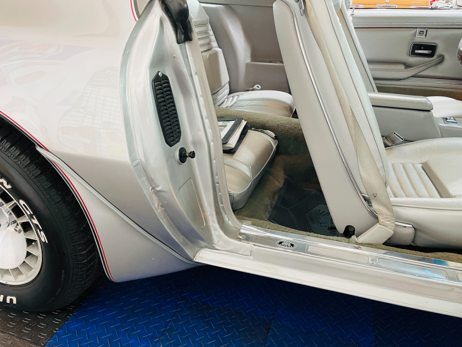 Used 1979 Pontiac Firebird - SILVER 10TH ANNIVERSARY TRANS AM - 4 SPEED MANUAL - SEE VIDEO - | St. Petersburg, FL