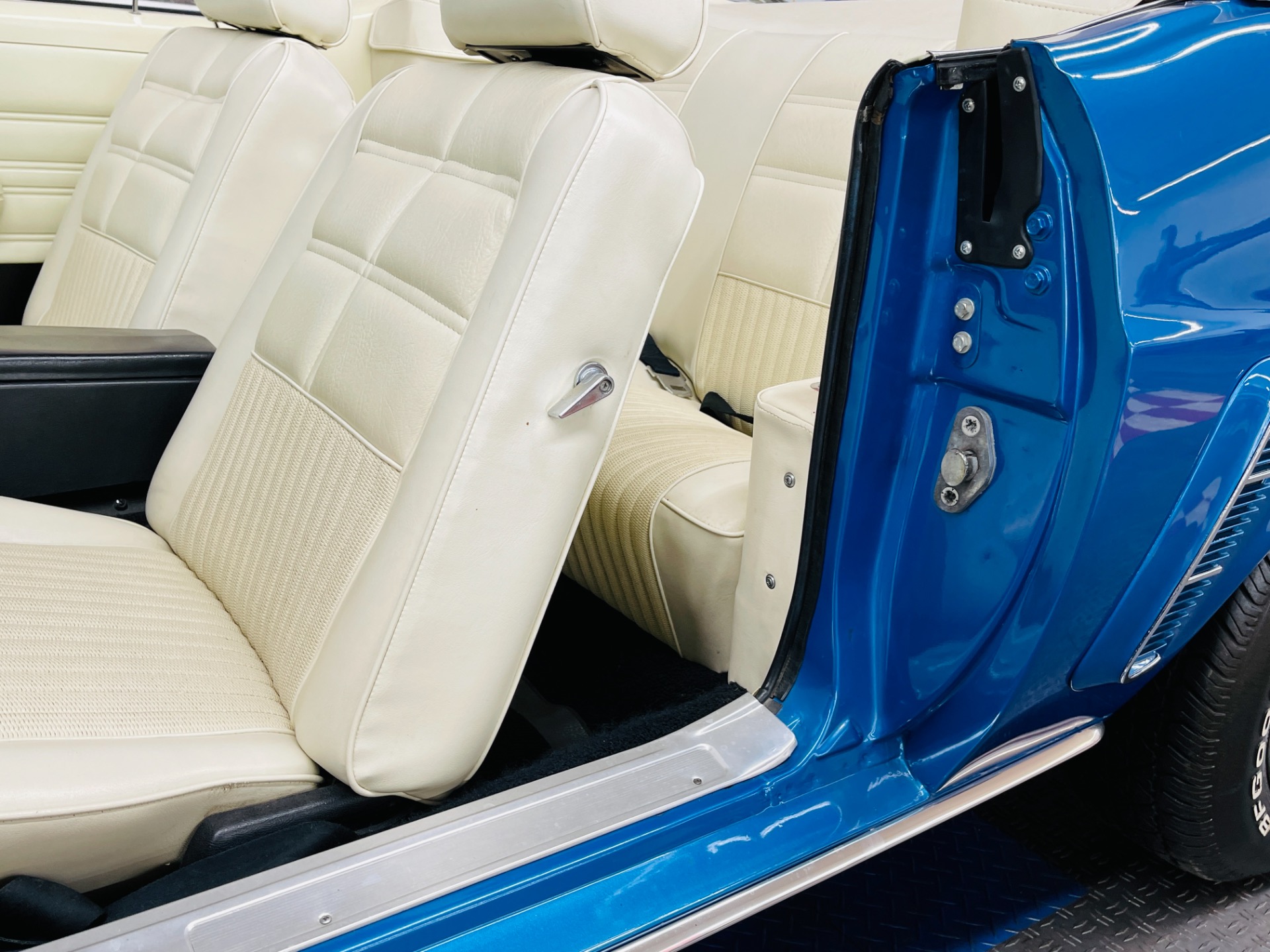 Used 1969 Ford Mustang - CONVERTIBLE - 302 ENGINE - AUTO TRANS - SEE VIDEO - | Mundelein, IL
