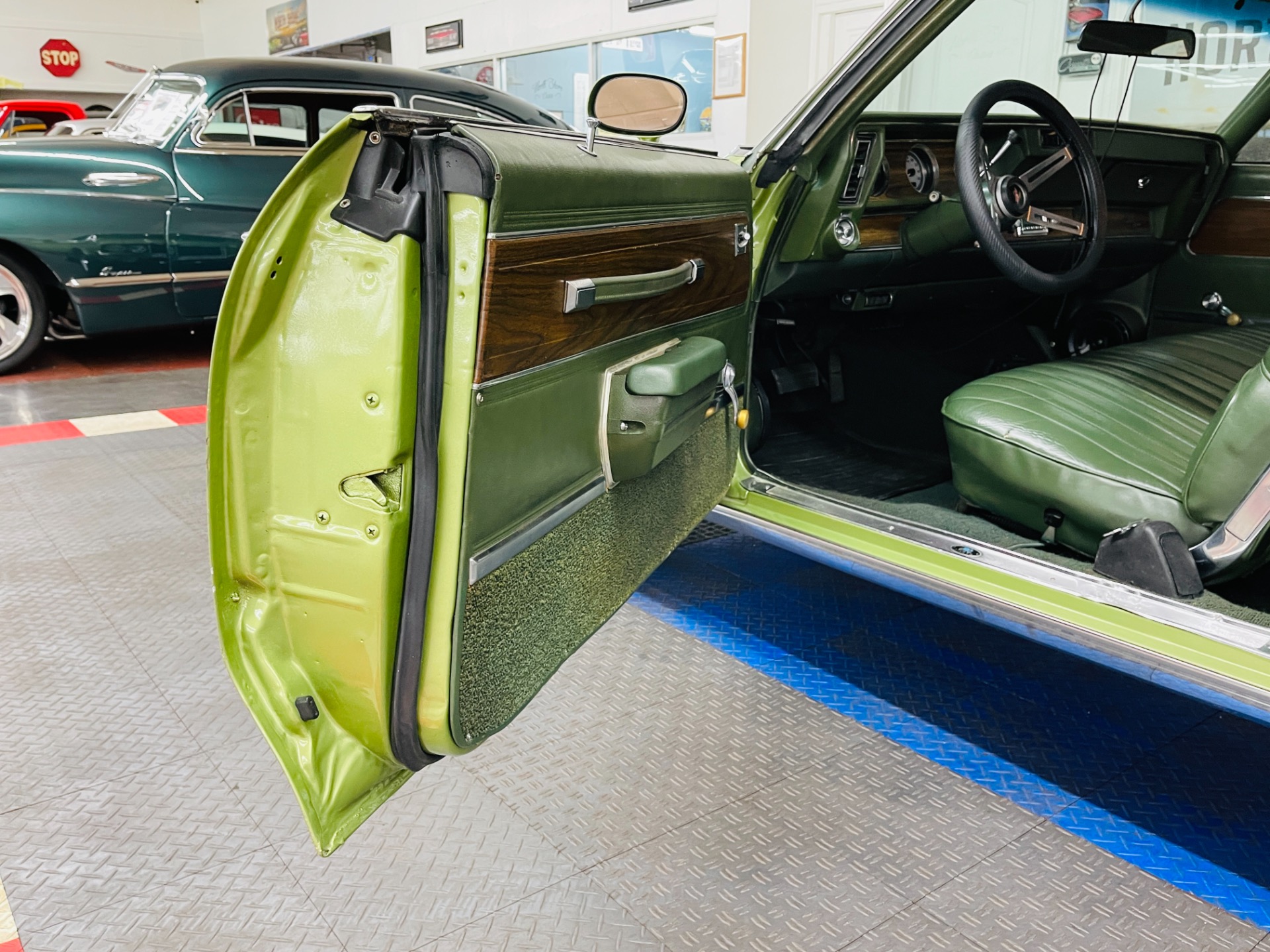 Used 1972 Oldsmobile Cutlass - FUEL INJECTED 350 ENGINE - MODERN UPGRADES - SEE VIDEO | Mundelein, IL