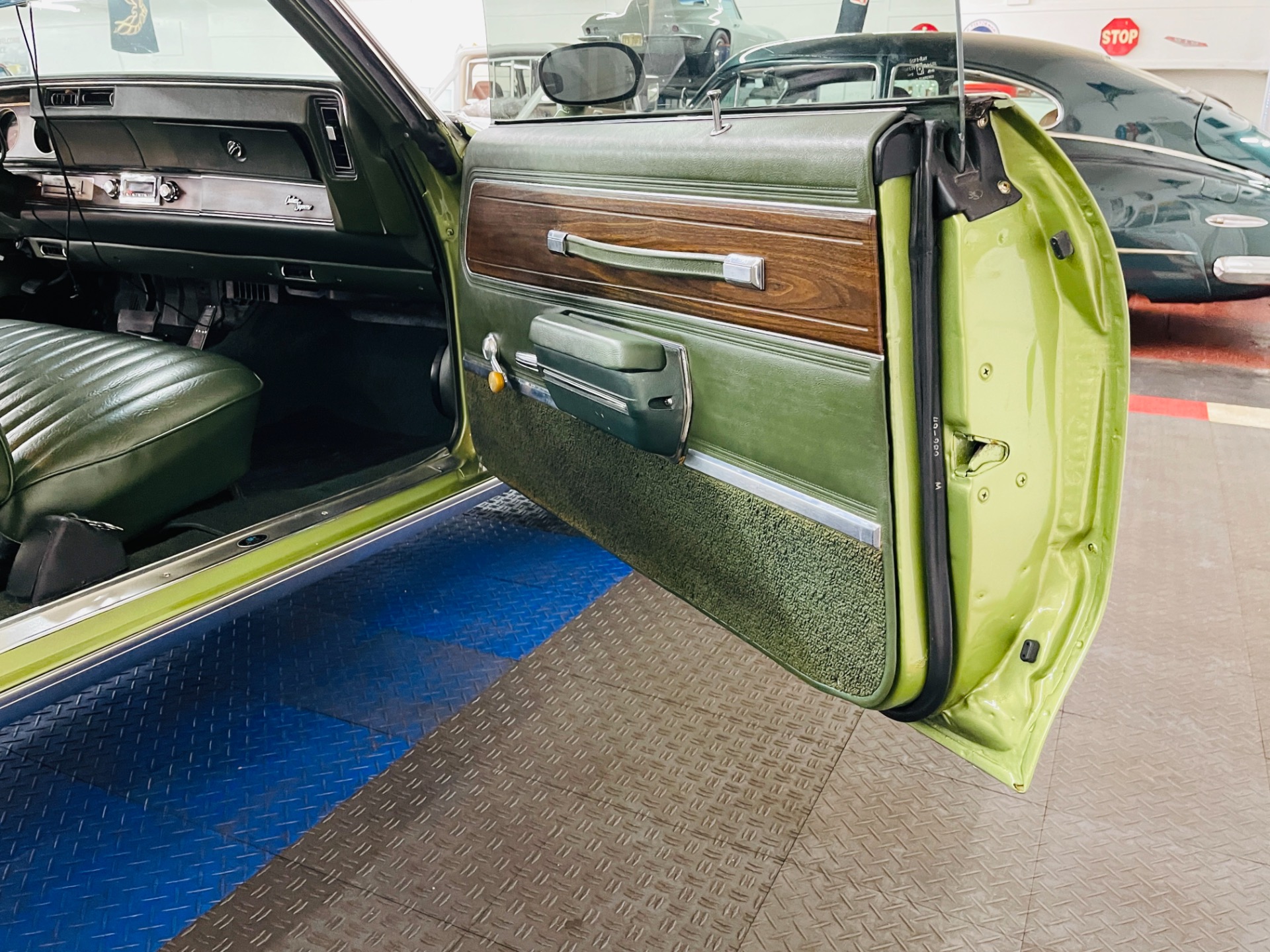 Used 1972 Oldsmobile Cutlass - FUEL INJECTED 350 ENGINE - MODERN UPGRADES - SEE VIDEO | Mundelein, IL