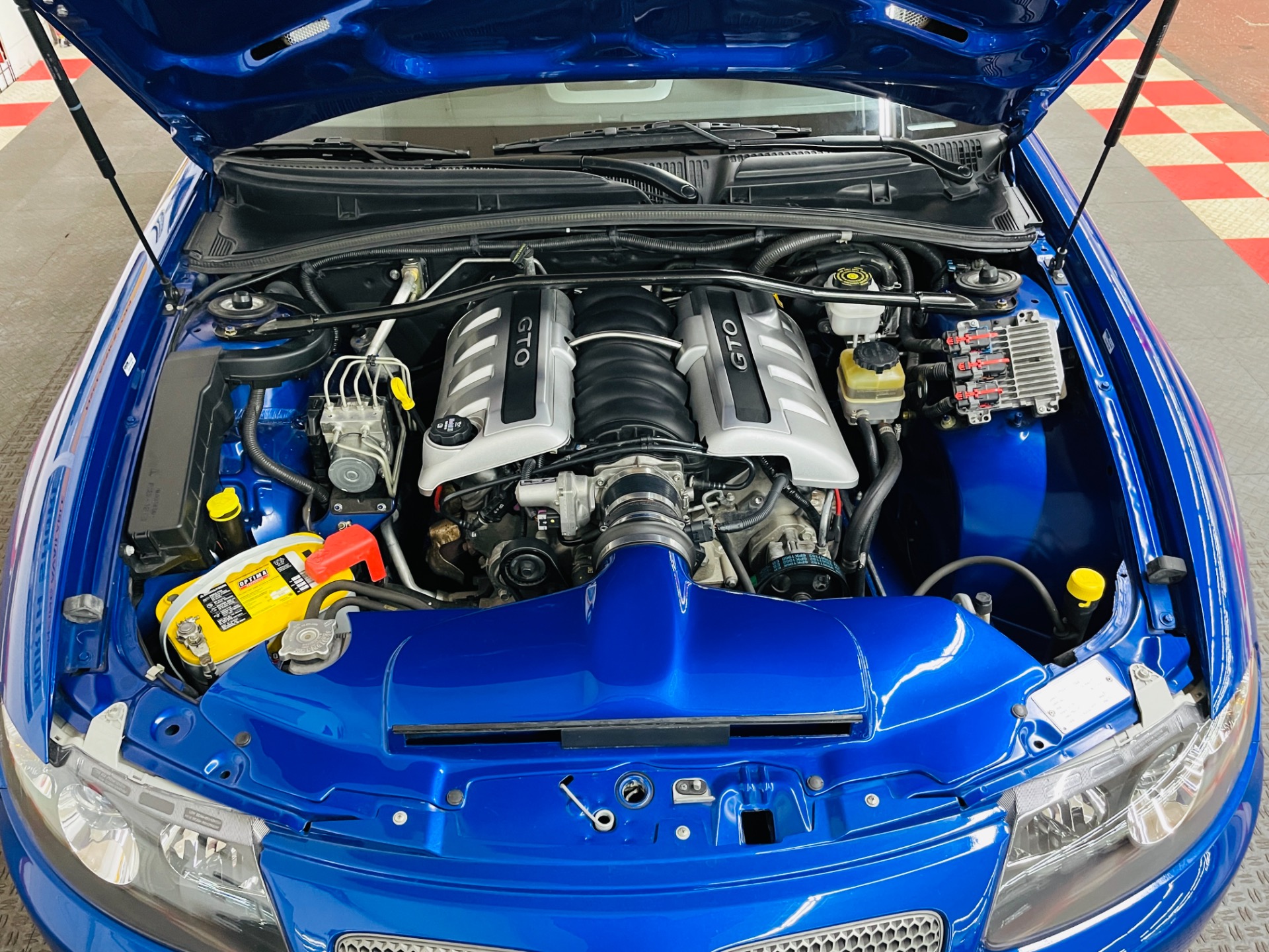 Used 2005 Pontiac GTO - SUPER LOW MILES - EXCELLENT CONDITION - SEE VIDEO | Mundelein, IL