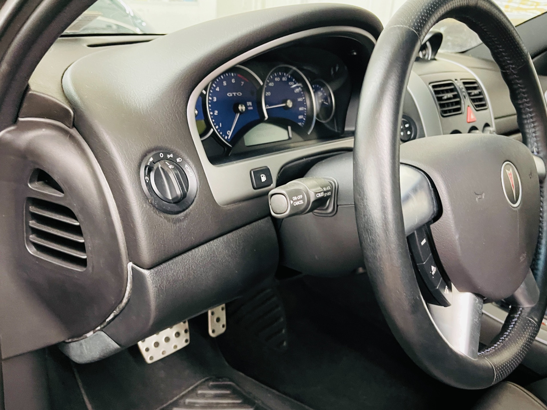 Used 2005 Pontiac GTO - SUPER LOW MILES - EXCELLENT CONDITION - SEE VIDEO | Mundelein, IL