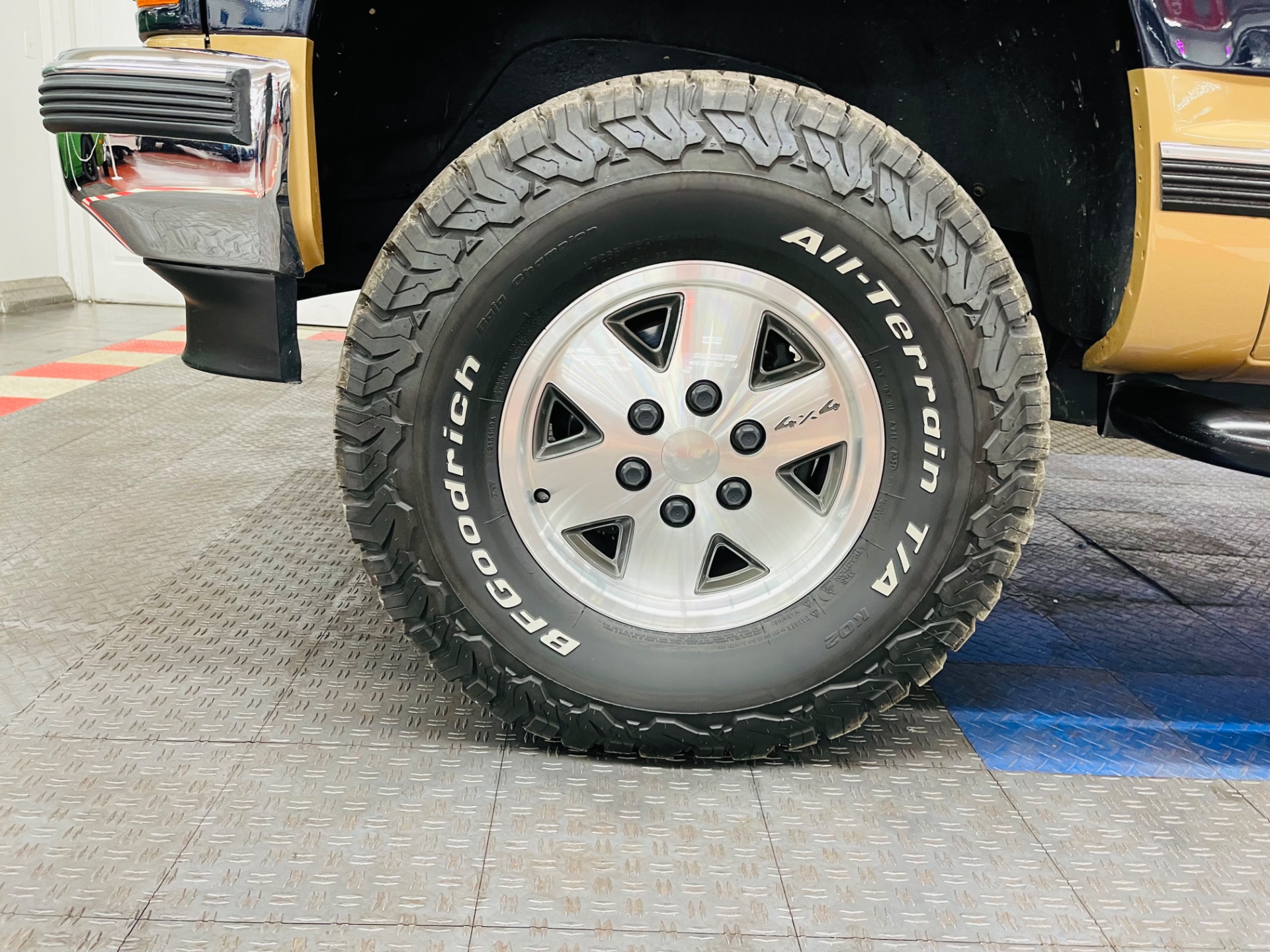 Used 1990 GMC Sierra 1500 - SLE - 4X4 - STEP SIDE - FRESH RESTORATION - SEE VIDEO | St. Petersburg, FL