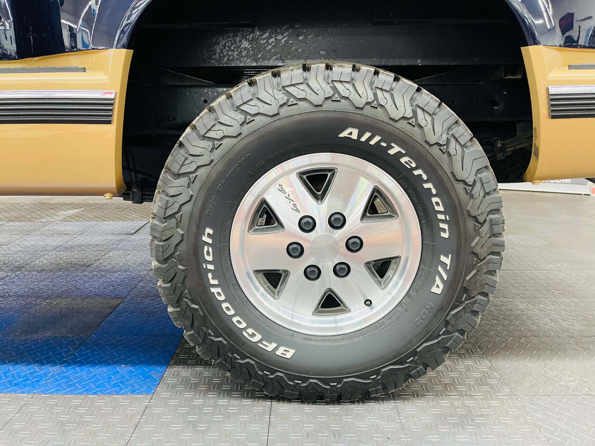 Used 1990 GMC Sierra 1500 - SLE - 4X4 - STEP SIDE - FRESH RESTORATION - SEE VIDEO | St. Petersburg, FL