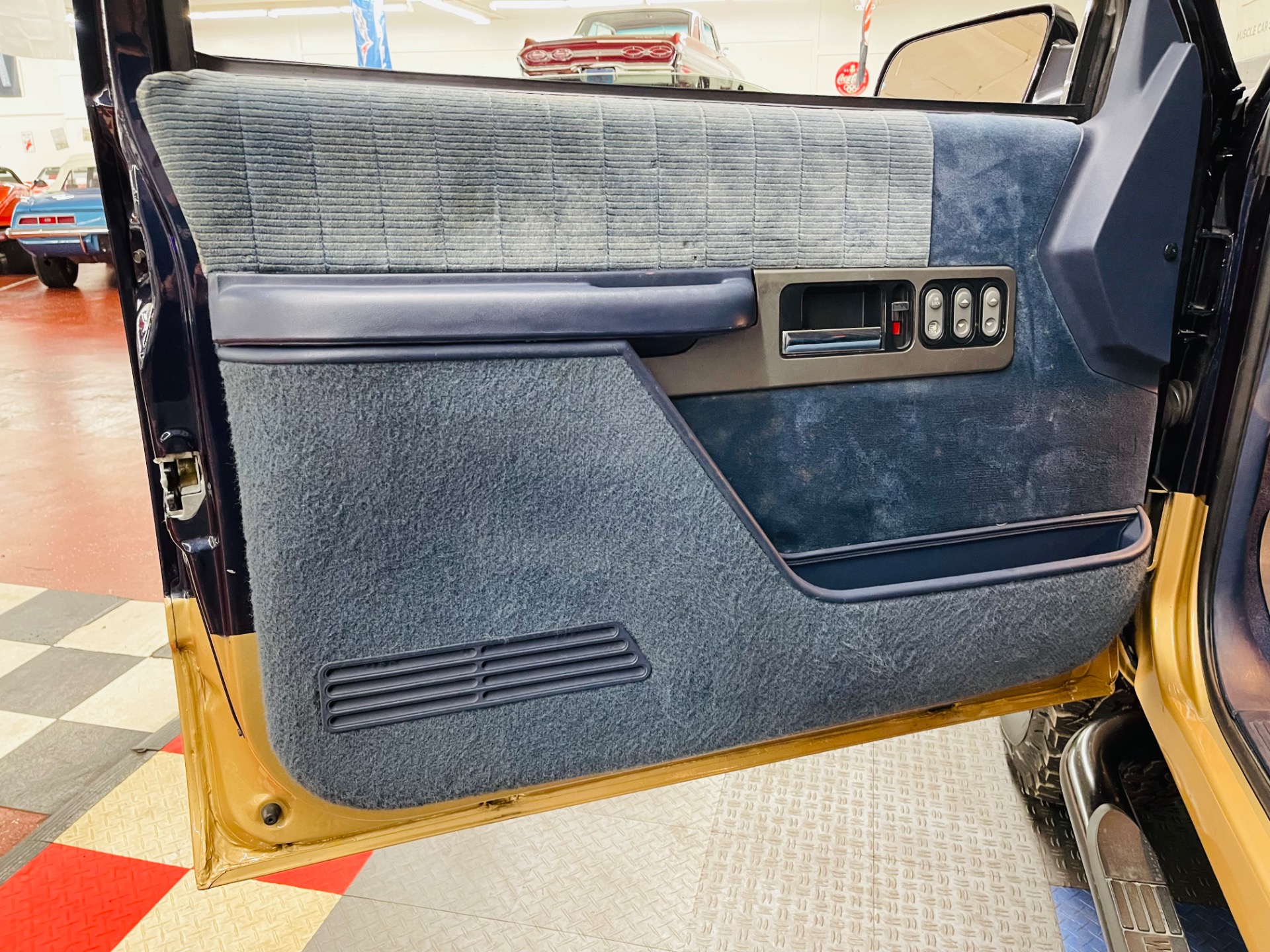 Used 1990 GMC Sierra 1500 - SLE - 4X4 - STEP SIDE - FRESH RESTORATION - SEE VIDEO | St. Petersburg, FL