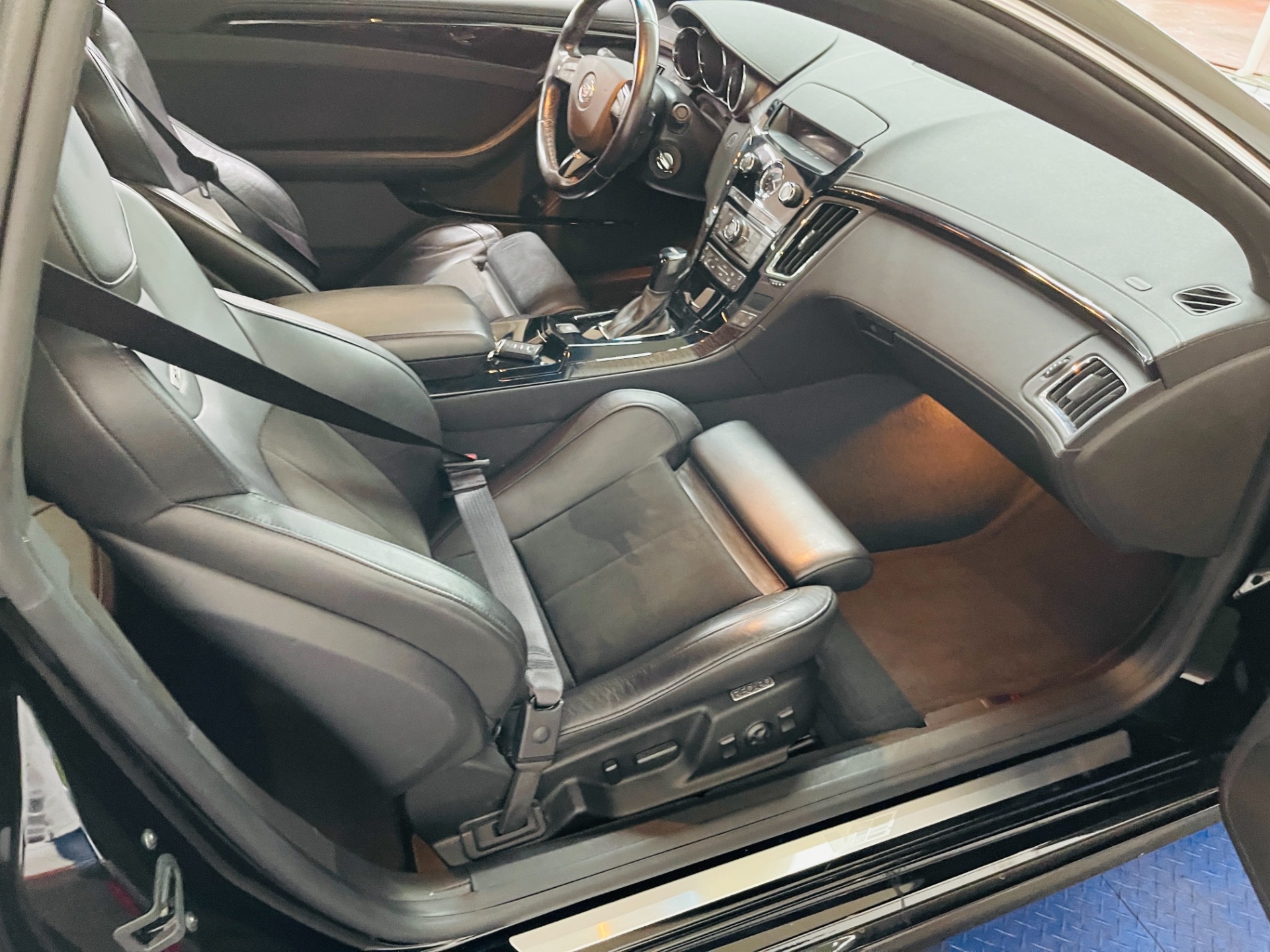 Used 2011 Cadillac CTS-V - LOW MILES - SUPERCHARGED - SUPER CLEAN - SEE VIDEO | Mundelein, IL