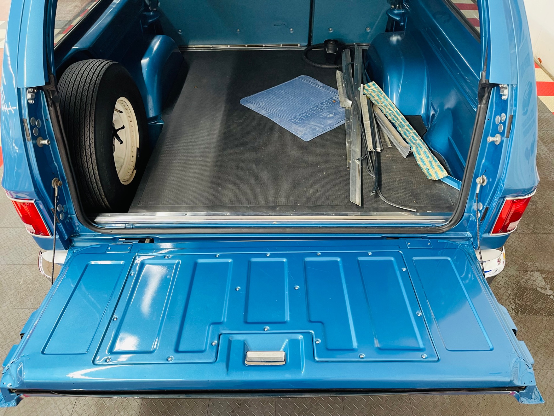 Used 1978 Chevrolet Suburban - VERY LOW MILES - LIKE NEW CONDITION - SEE VIDEO | St. Petersburg, FL