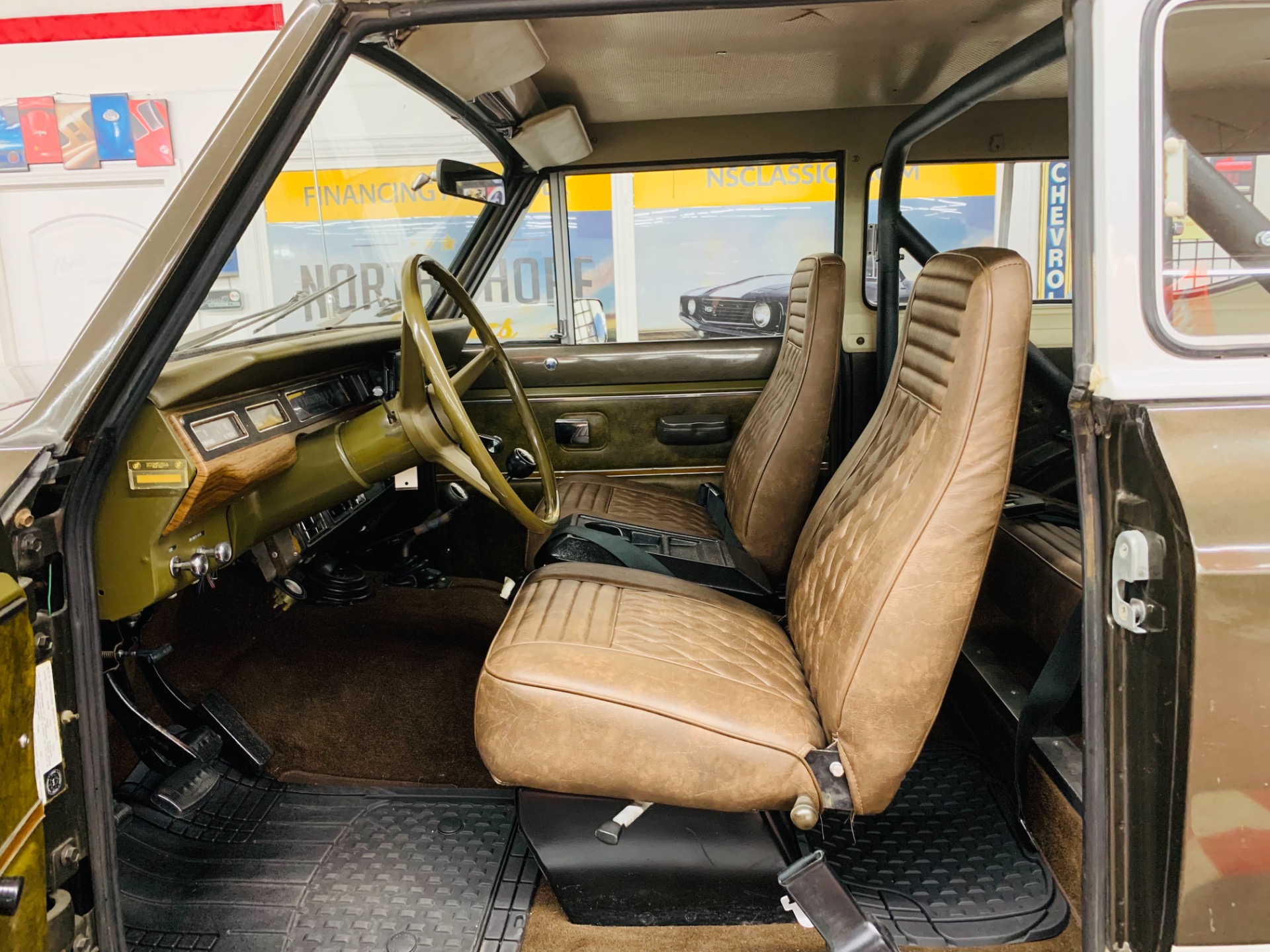 Used 1975 INTERNATIONAL SCOUT - MODERN UPGRADES - NEW INTERIOR - | Mundelein, IL