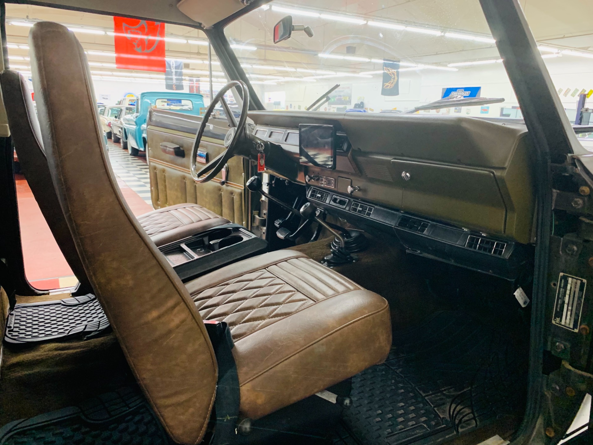 Used 1975 INTERNATIONAL SCOUT - MODERN UPGRADES - NEW INTERIOR - | Mundelein, IL