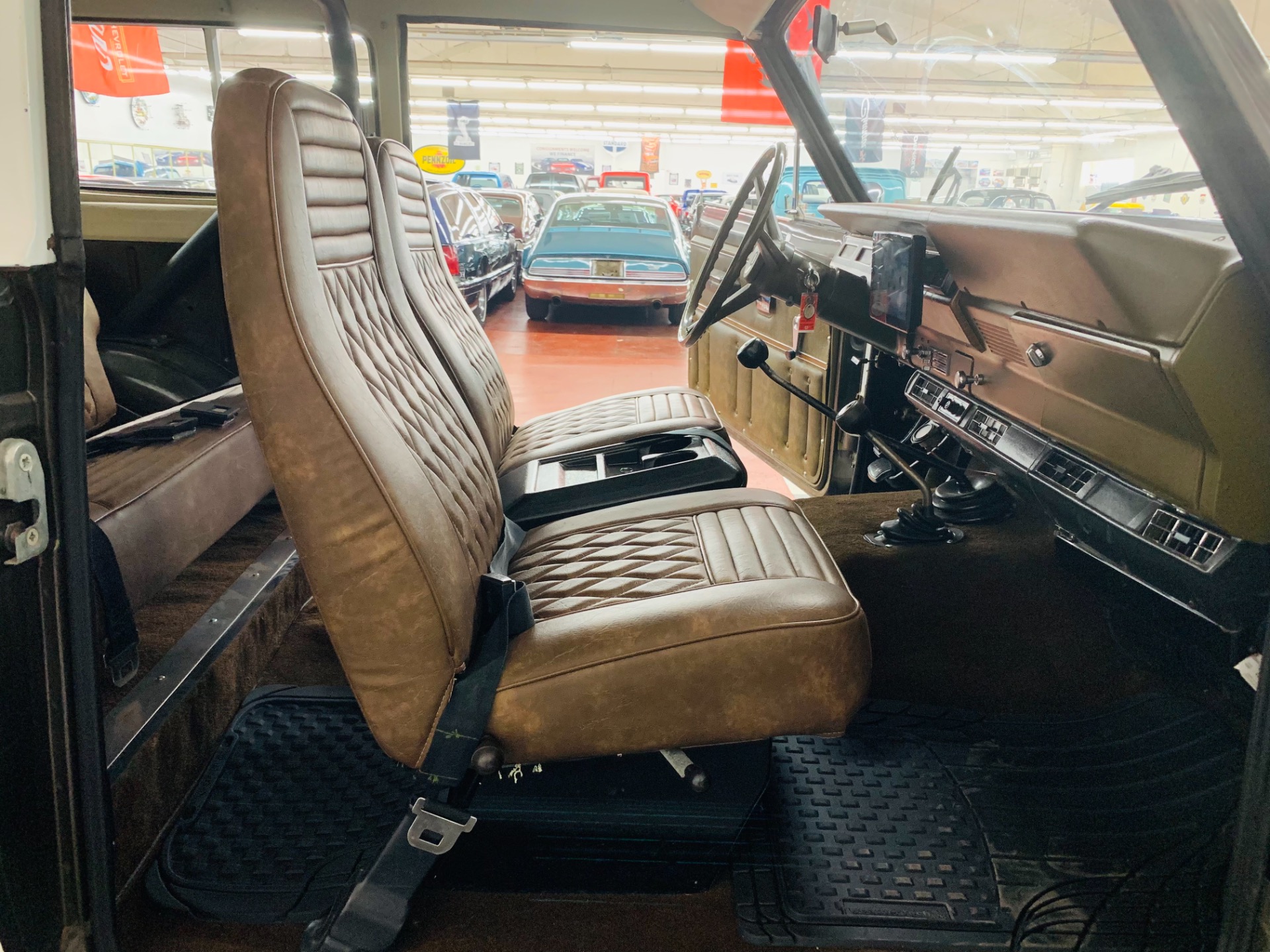 Used 1975 INTERNATIONAL SCOUT - MODERN UPGRADES - NEW INTERIOR - | Mundelein, IL