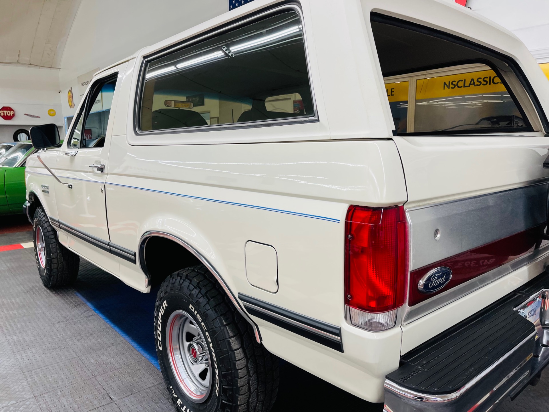 Used 1989 Ford Bronco - XLT - CALIFORNIA SUV - VERY CLEAN - SEE VIDEO | Mundelein, IL