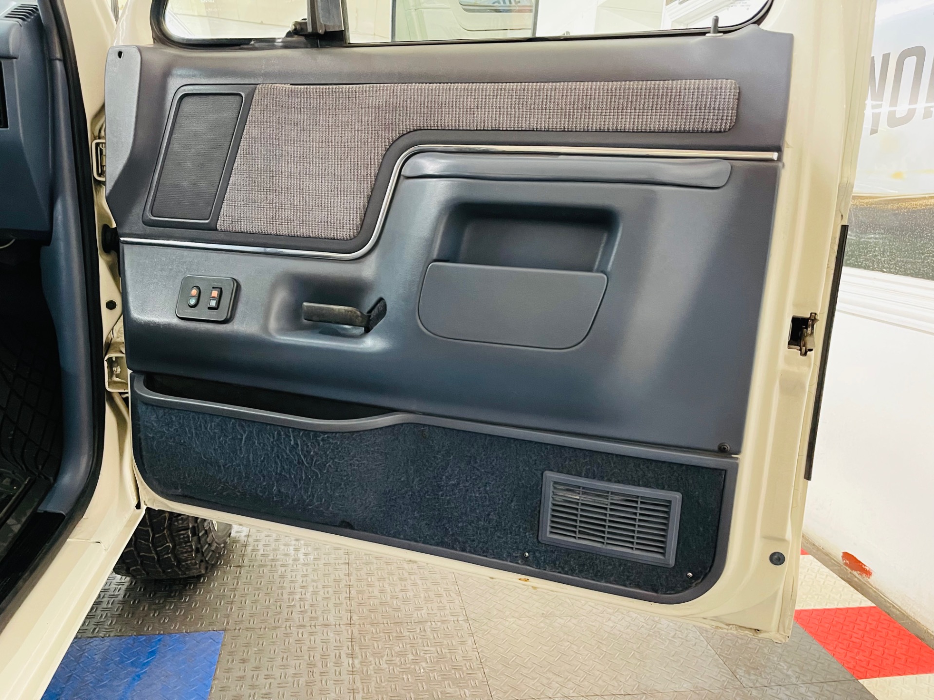 Used 1989 Ford Bronco - XLT - CALIFORNIA SUV - VERY CLEAN - SEE VIDEO | St. Petersburg, FL