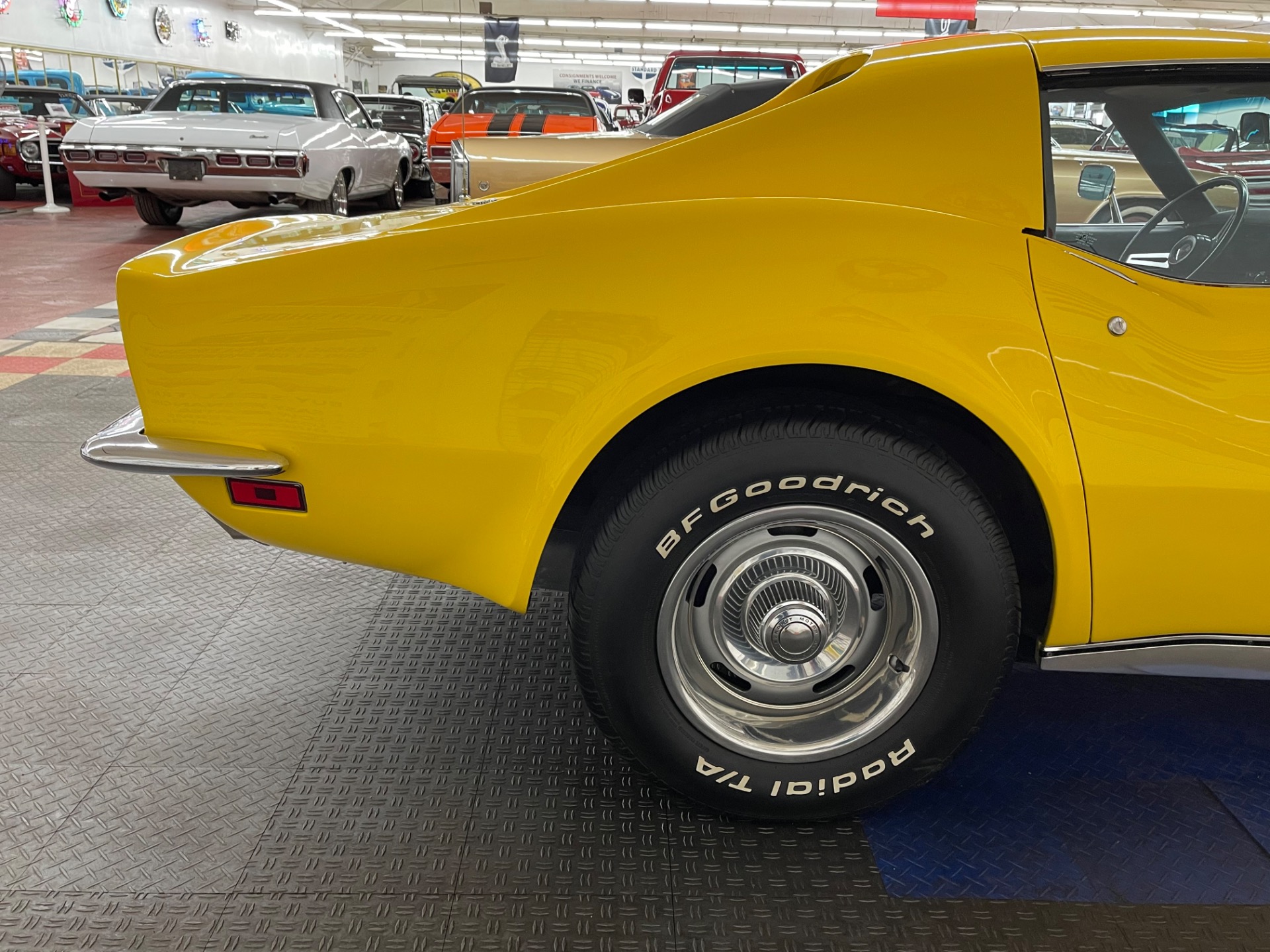 Used 1971 Chevrolet Corvette - HIGHLY OPTIONED COUPE - FACTORY A/C - SEE VIDEO | Mundelein, IL