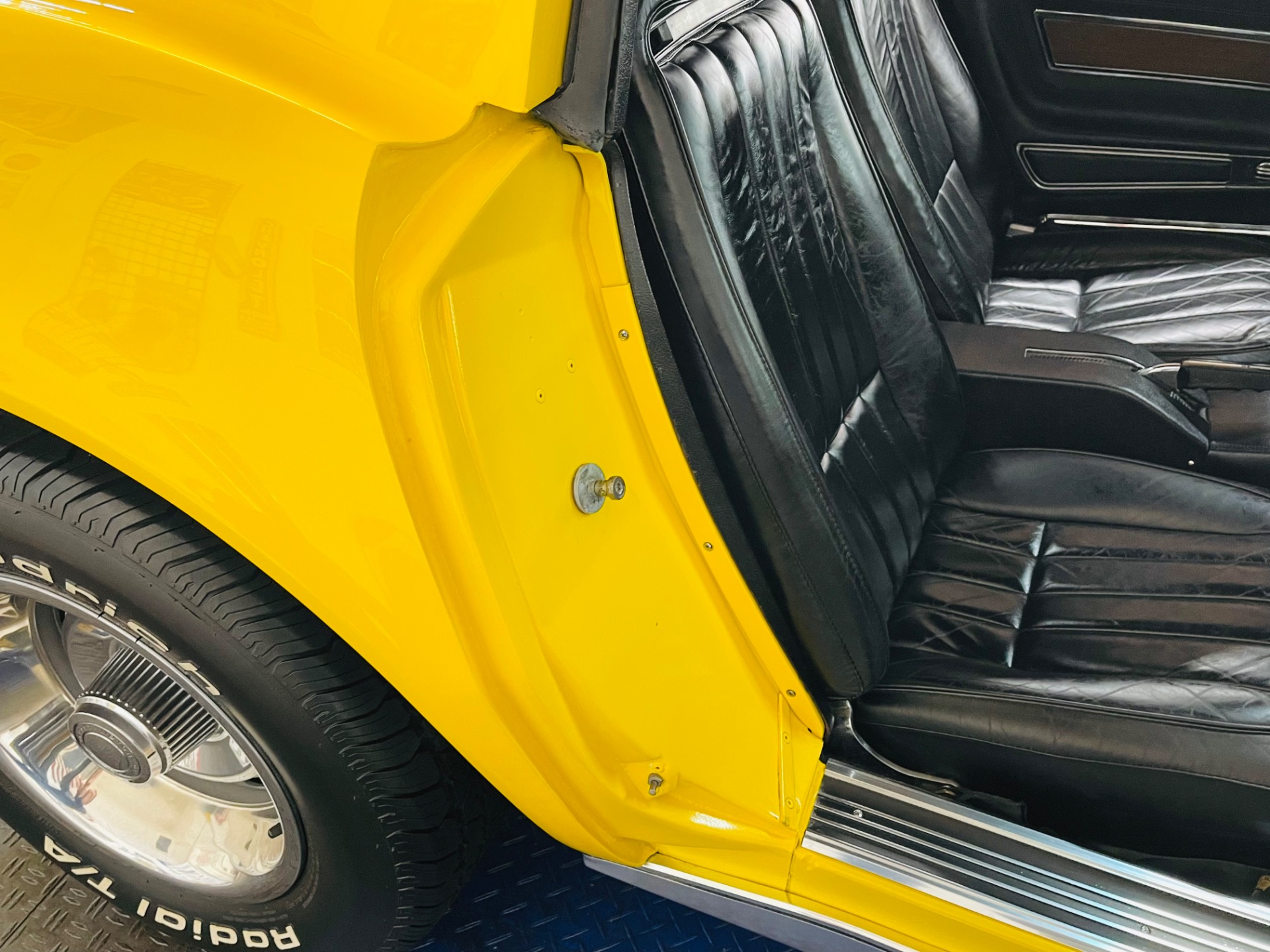 Used 1971 Chevrolet Corvette - HIGHLY OPTIONED COUPE - FACTORY A/C - SEE VIDEO | Mundelein, IL