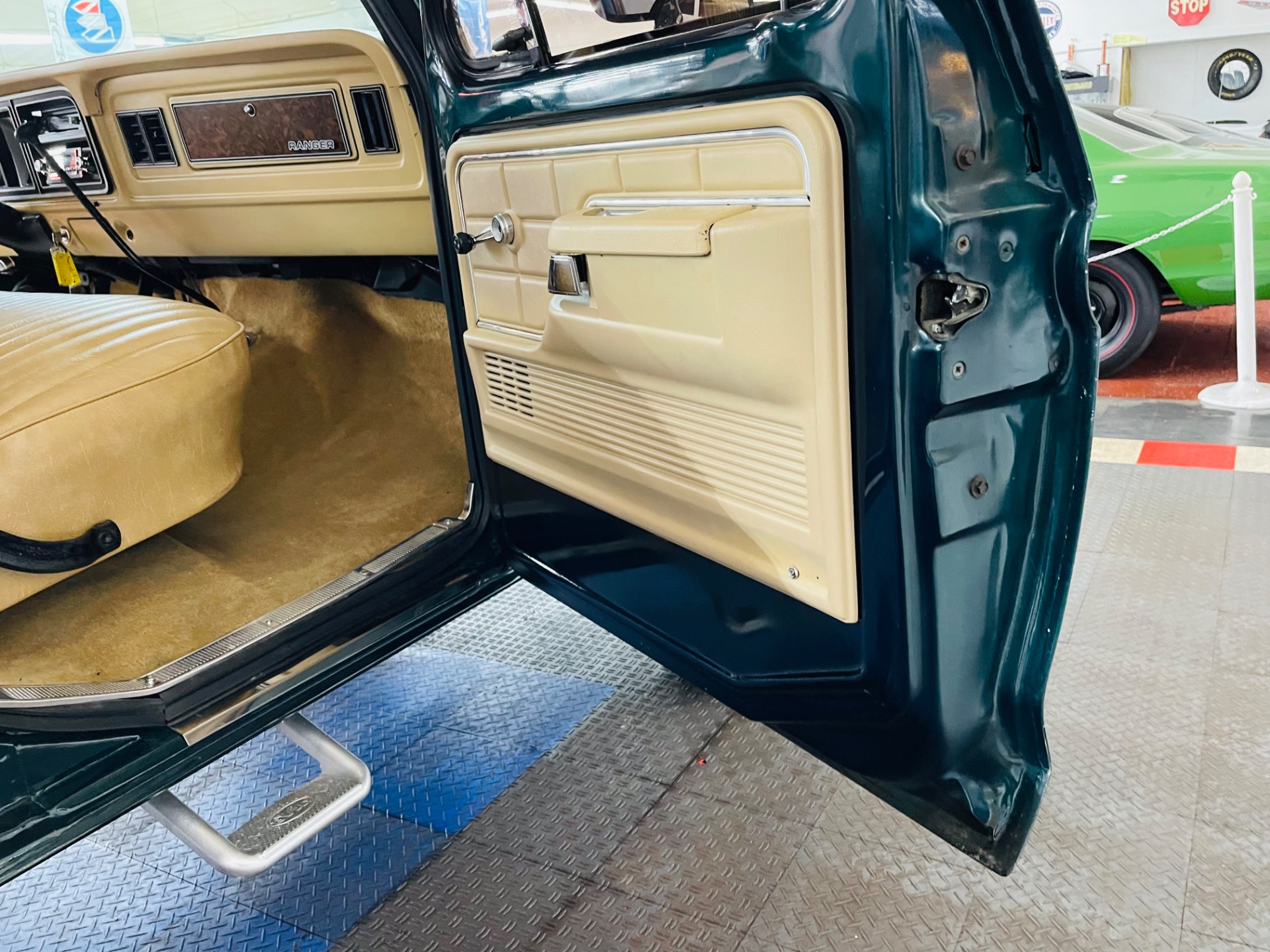 Used 1979 Ford Ranger - F350 - 4X4 - 400 ENGINE - MANUAL TRANS - SEE VIDEO | Mundelein, IL