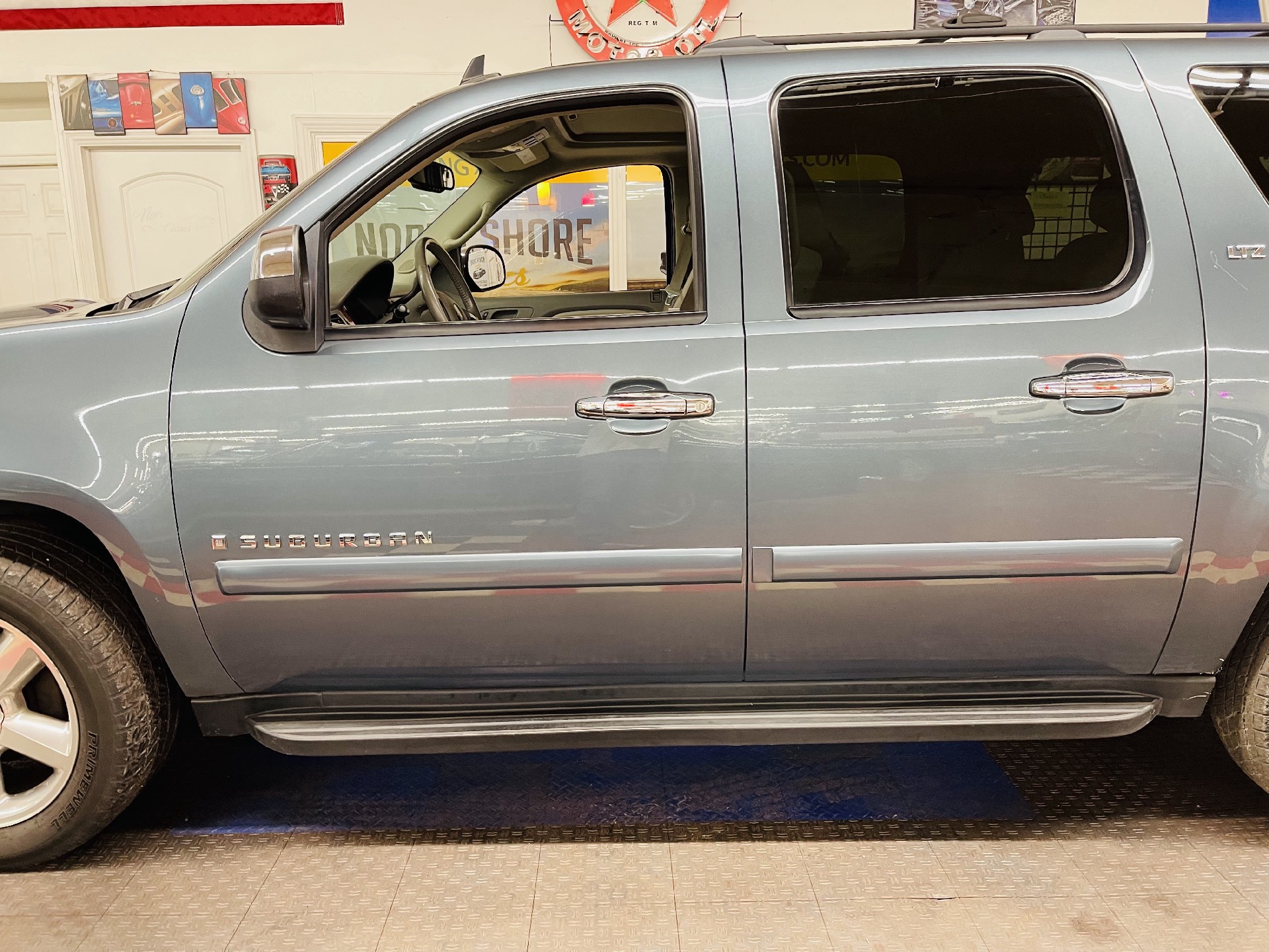 Used 2008 Chevrolet Suburban - LTZ 1500 - VERY CLEAN SUV - SEE VIDEO | Mundelein, IL