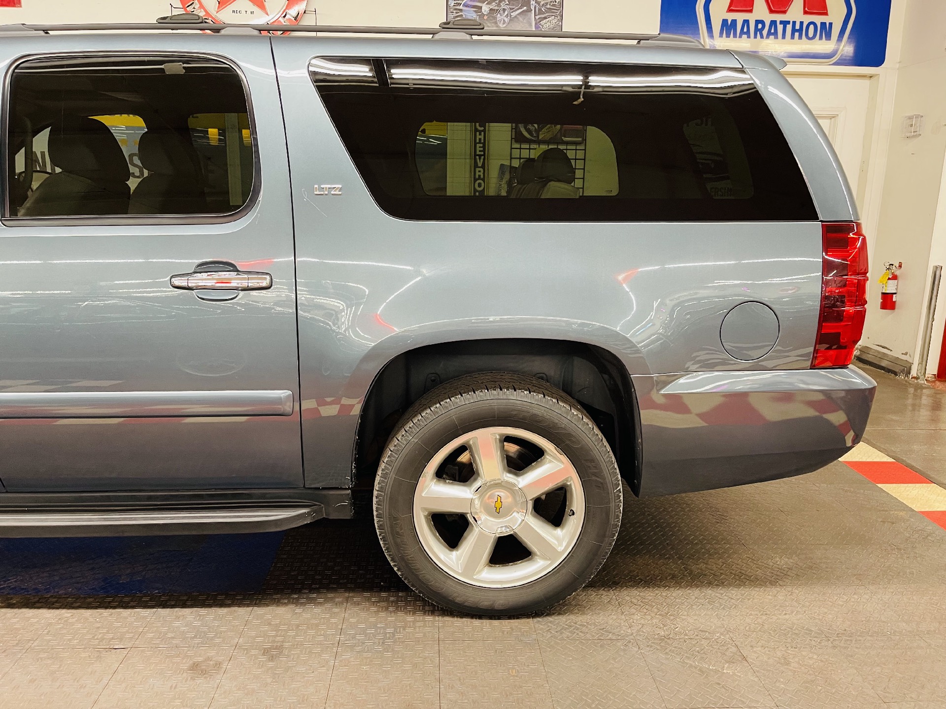 Used 2008 Chevrolet Suburban - LTZ 1500 - VERY CLEAN SUV - SEE VIDEO | Mundelein, IL