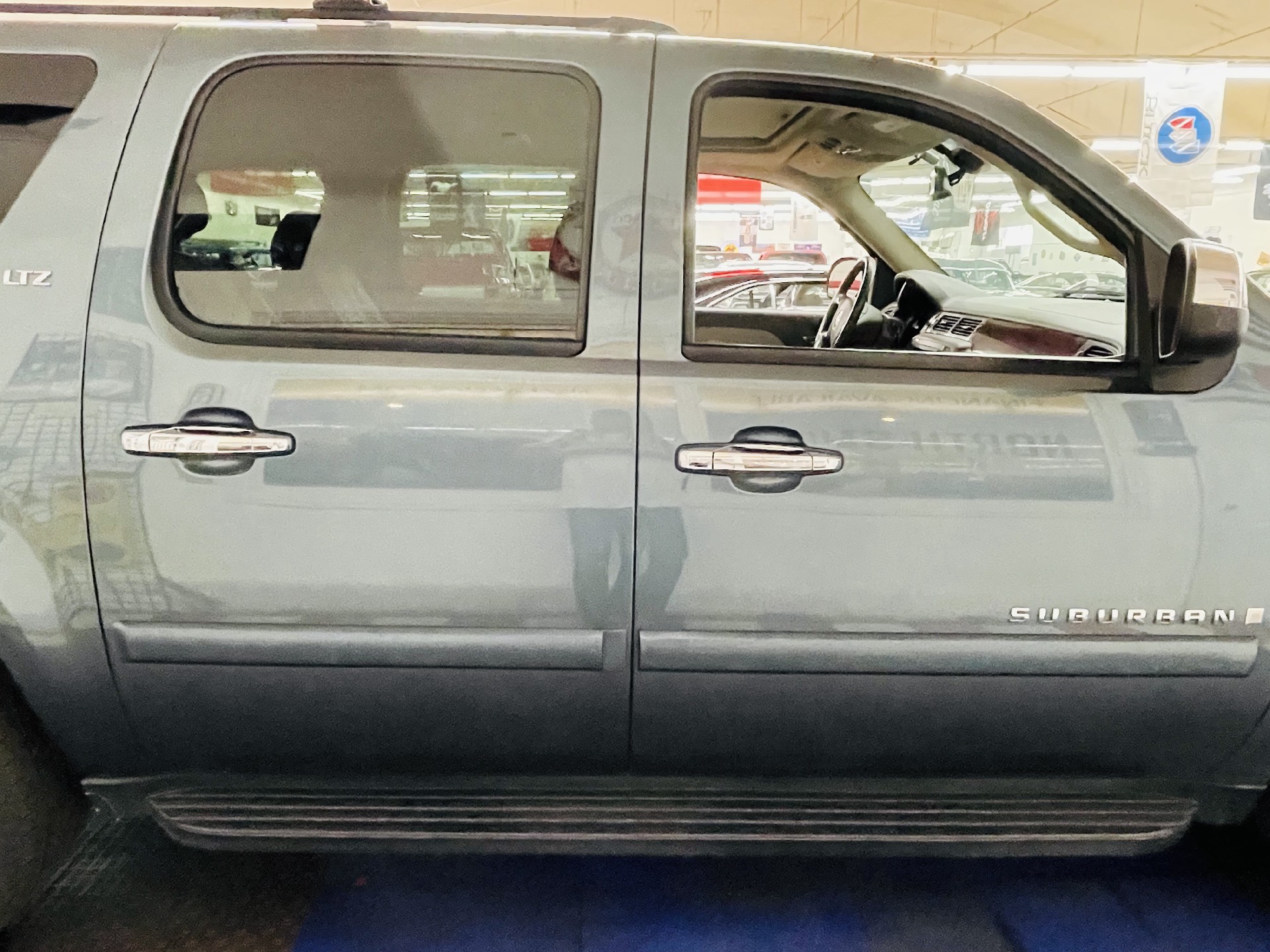 Used 2008 Chevrolet Suburban - LTZ 1500 - VERY CLEAN SUV - SEE VIDEO | Mundelein, IL