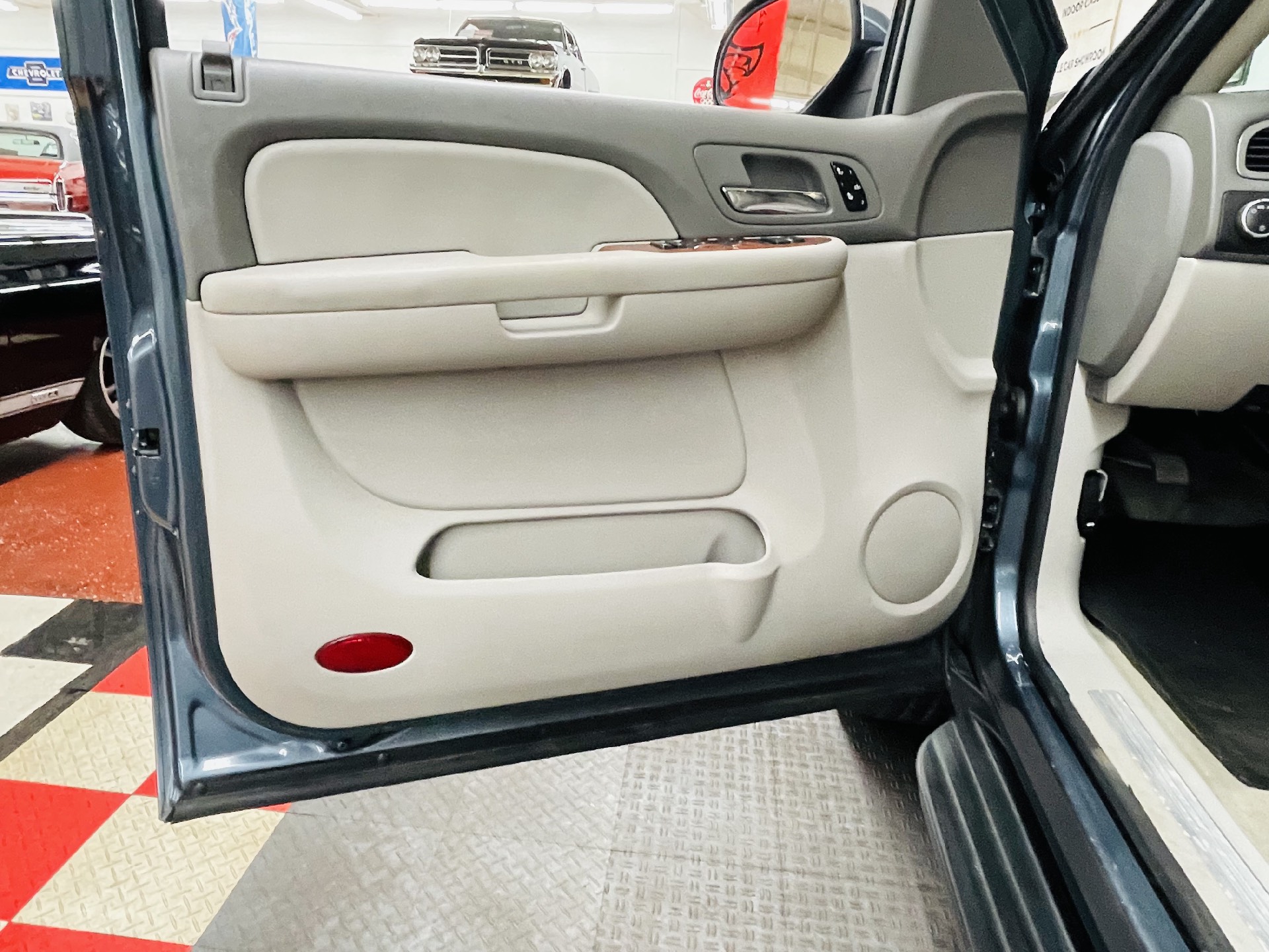 Used 2008 Chevrolet Suburban - LTZ 1500 - VERY CLEAN SUV - SEE VIDEO | Mundelein, IL