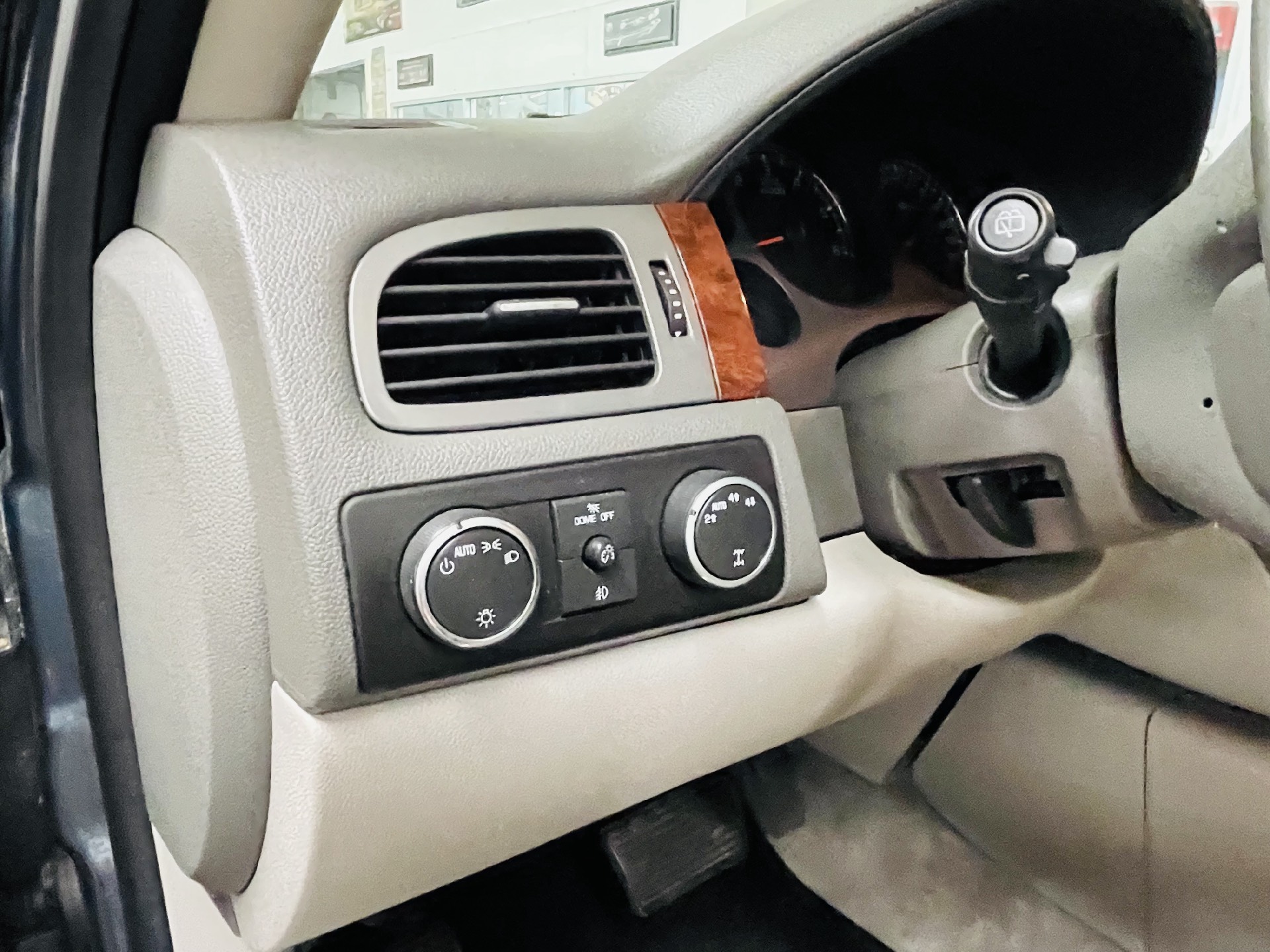 Used 2008 Chevrolet Suburban - LTZ 1500 - VERY CLEAN SUV - SEE VIDEO | Mundelein, IL