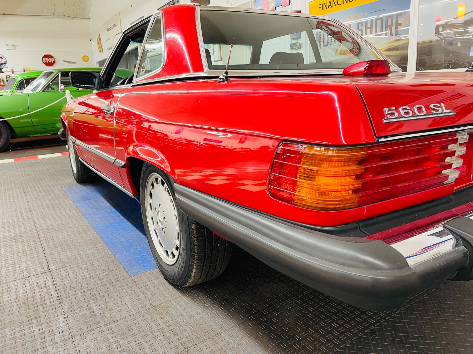 1987 Mercedes Benz SL 560 23