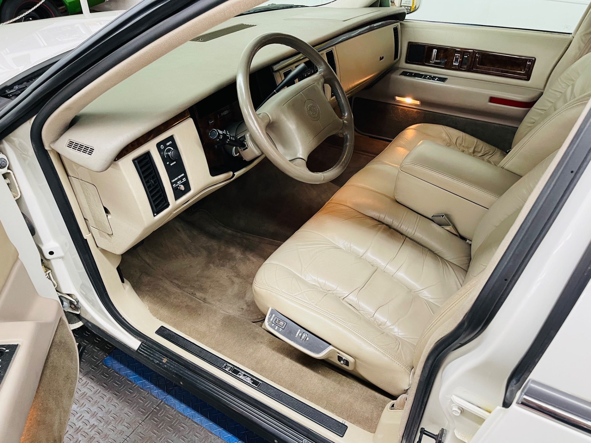 Used 1996 Cadillac Fleetwood - SEE VIDEO | Mundelein, IL