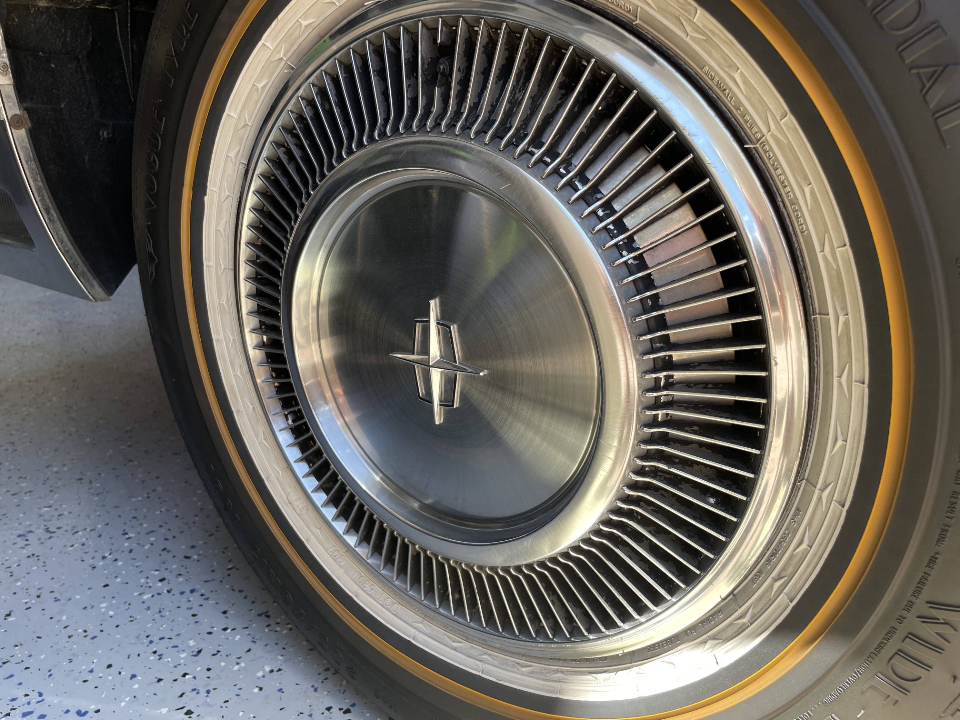 Used 1977 Lincoln Continental - TOWN CAR - 460 ENGINE - RARE MOON ROOF - | St. Petersburg, FL