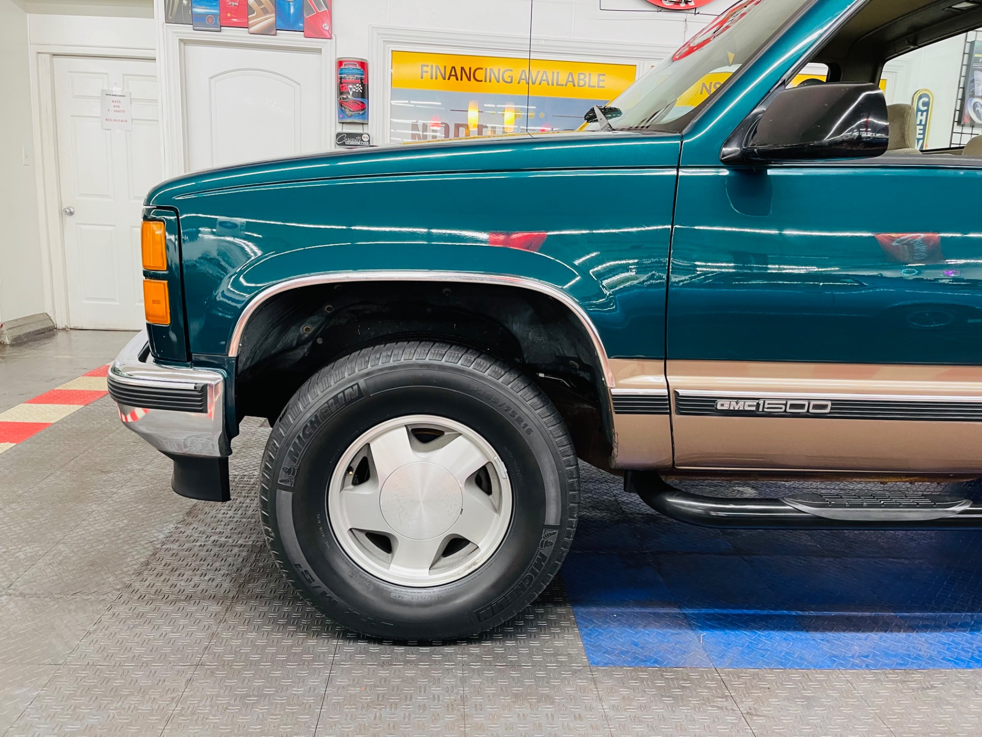 Used 1997 GMC Sierra 1500 - 5 SPEED MANUAL - CLEAN SOUTHERN TRUCK - CLEAN CARFAX - SEE VIDEO | Mundelein, IL