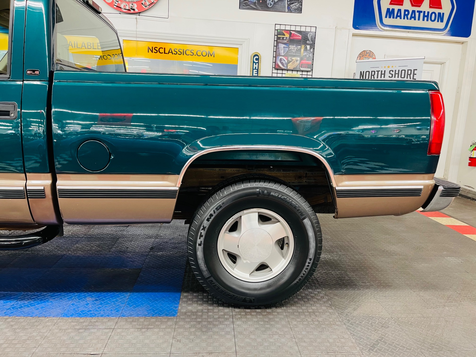 Used 1997 GMC Sierra 1500 - 5 SPEED MANUAL - CLEAN SOUTHERN TRUCK - CLEAN CARFAX - SEE VIDEO | Mundelein, IL